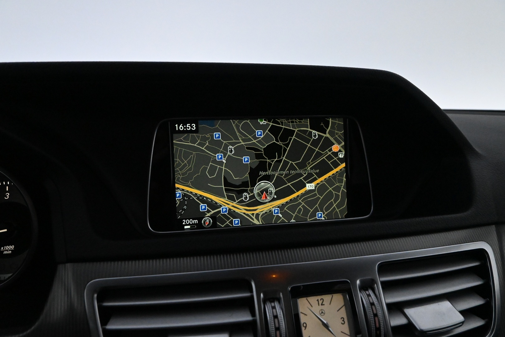 MERCEDES-BENZ E 2016