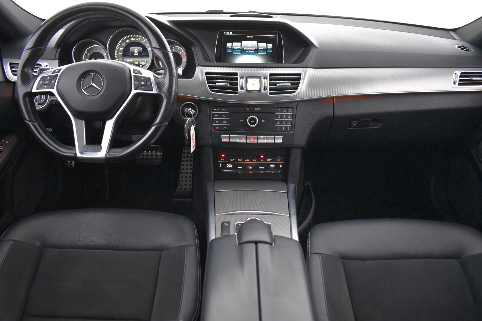 MERCEDES-BENZ E 2016