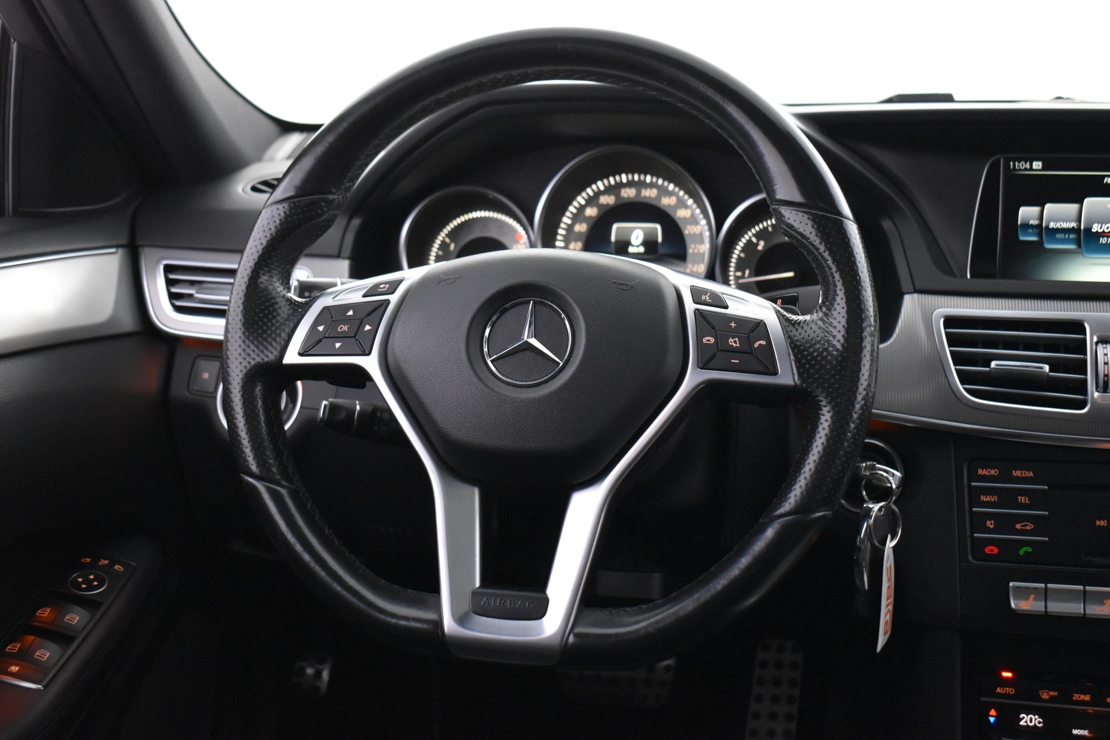 MERCEDES-BENZ E 2016