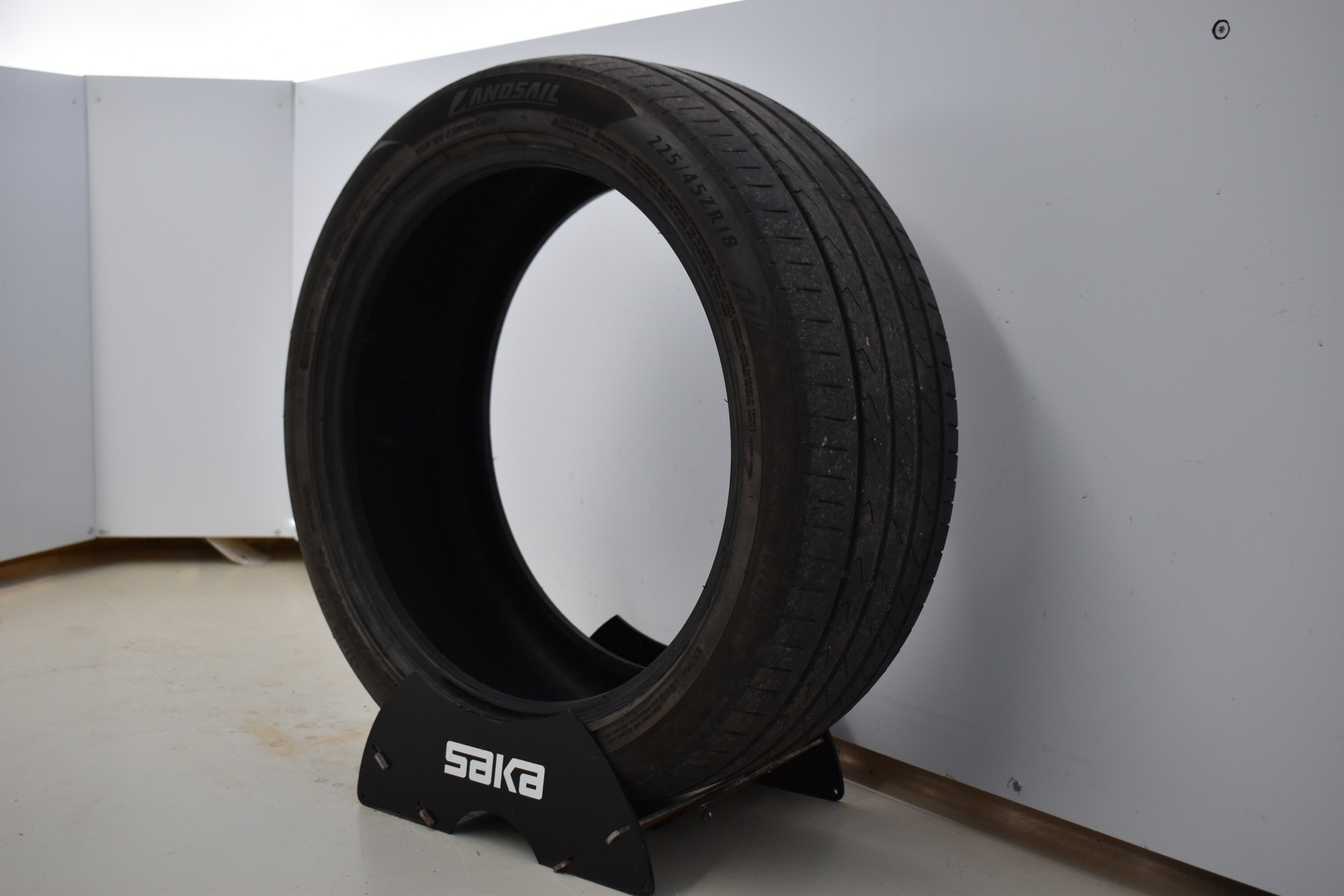 MERCEDES-BENZ E 2016