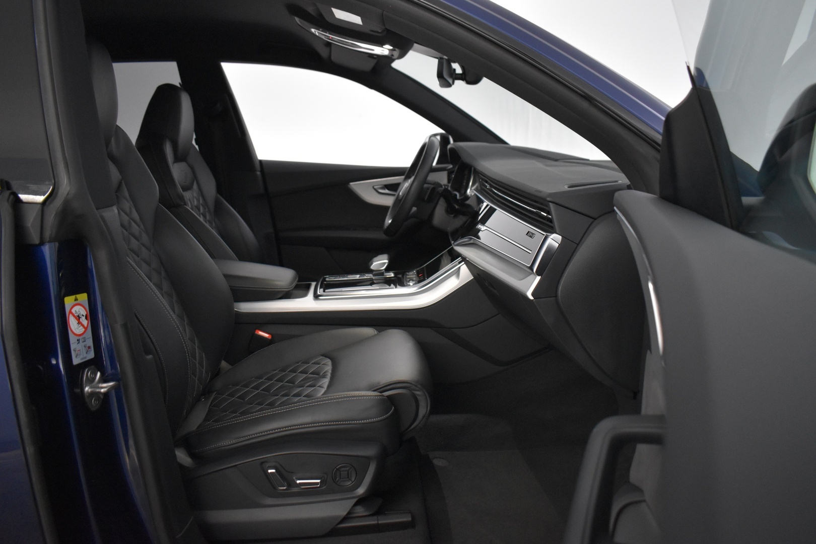 AUDI Q8 2021
