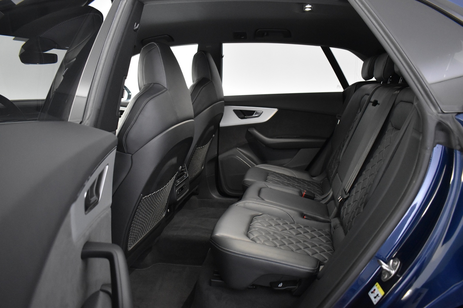 AUDI Q8 2021