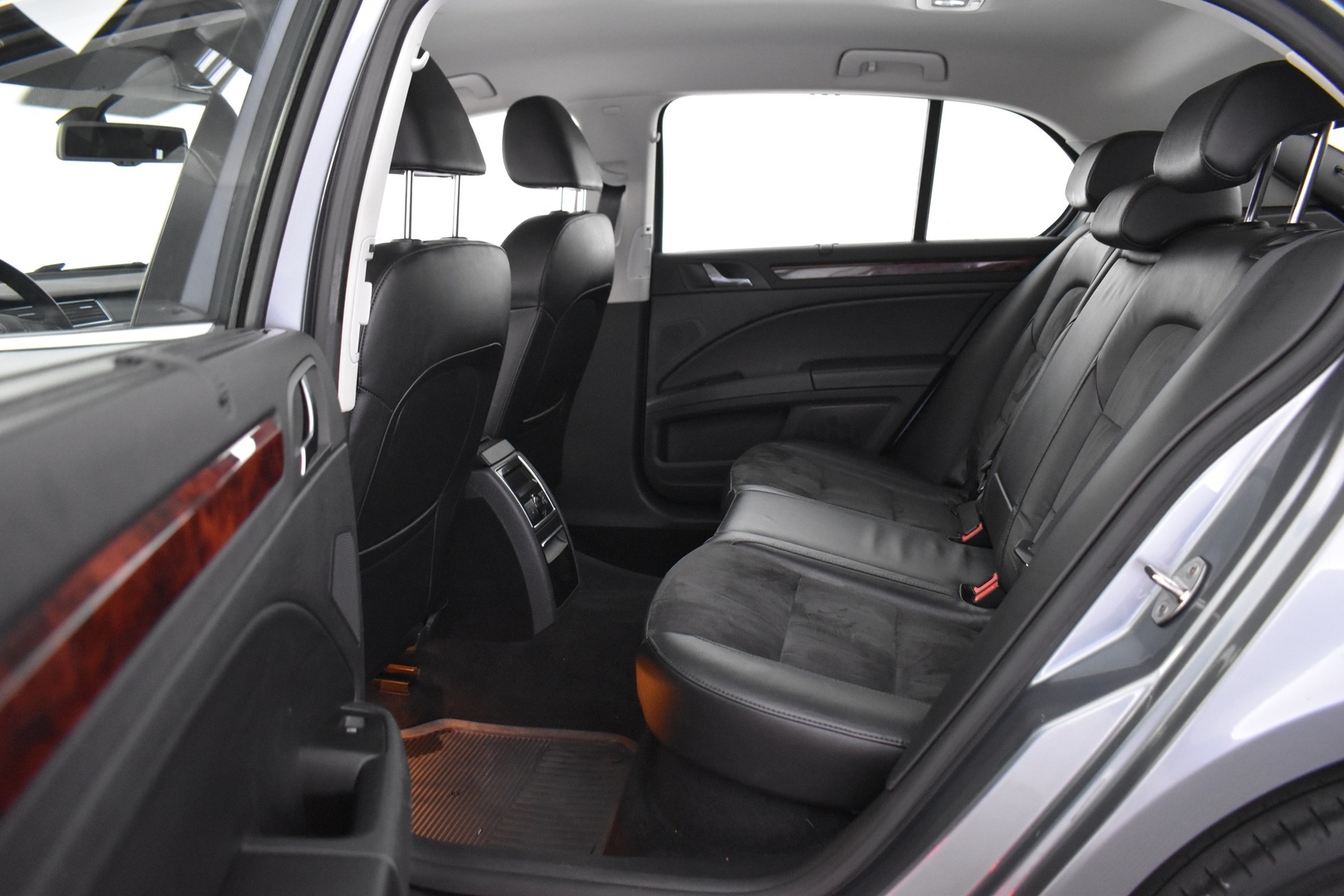 SKODA Superb 2011
