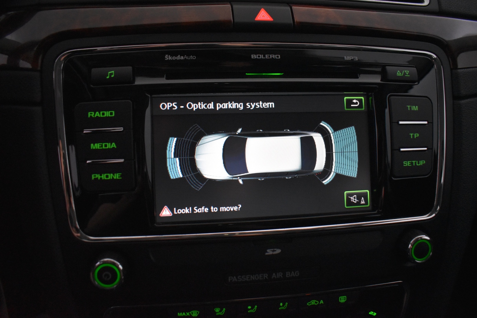 SKODA Superb 2011
