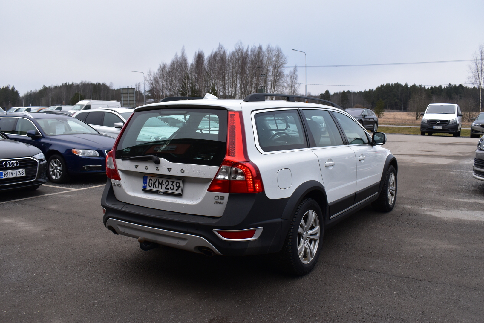 VOLVO XC70 2011