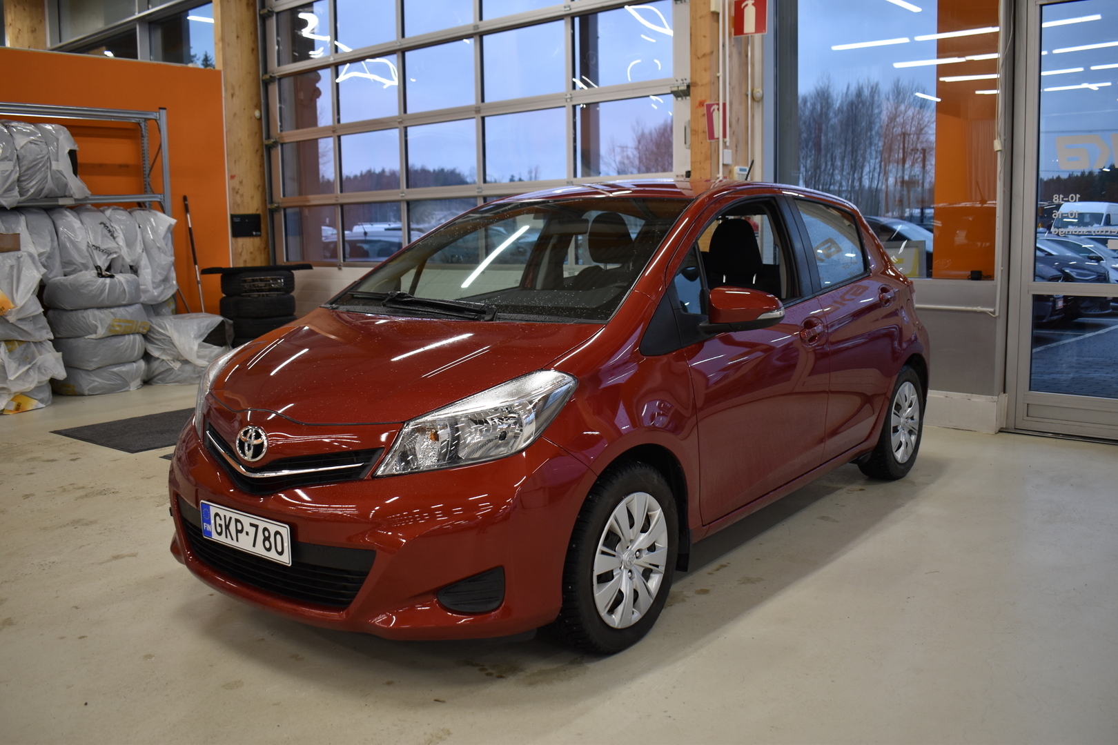 TOYOTA Yaris 2012