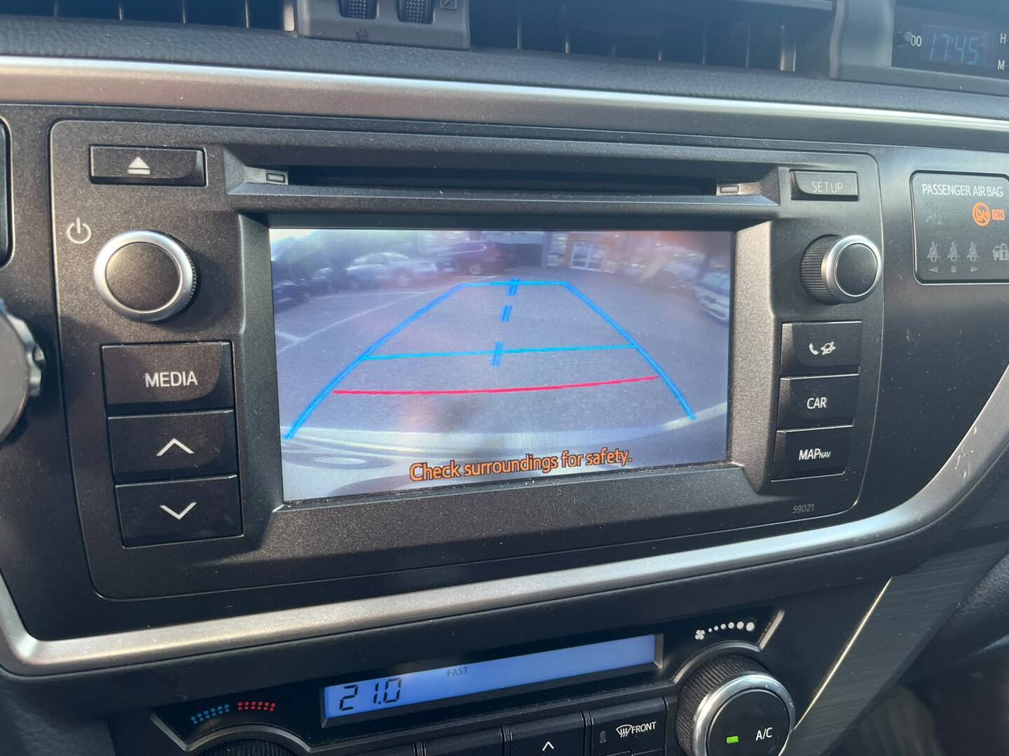 TOYOTA Auris 2014