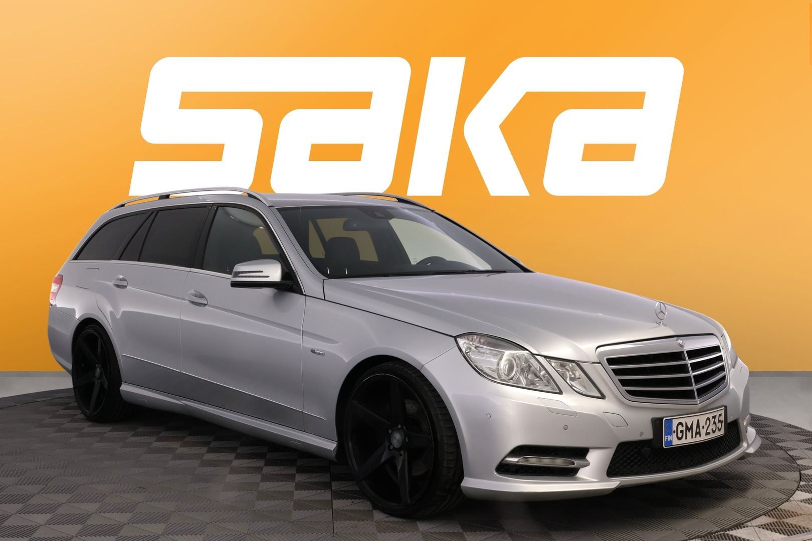 MERCEDES-BENZ E 2012