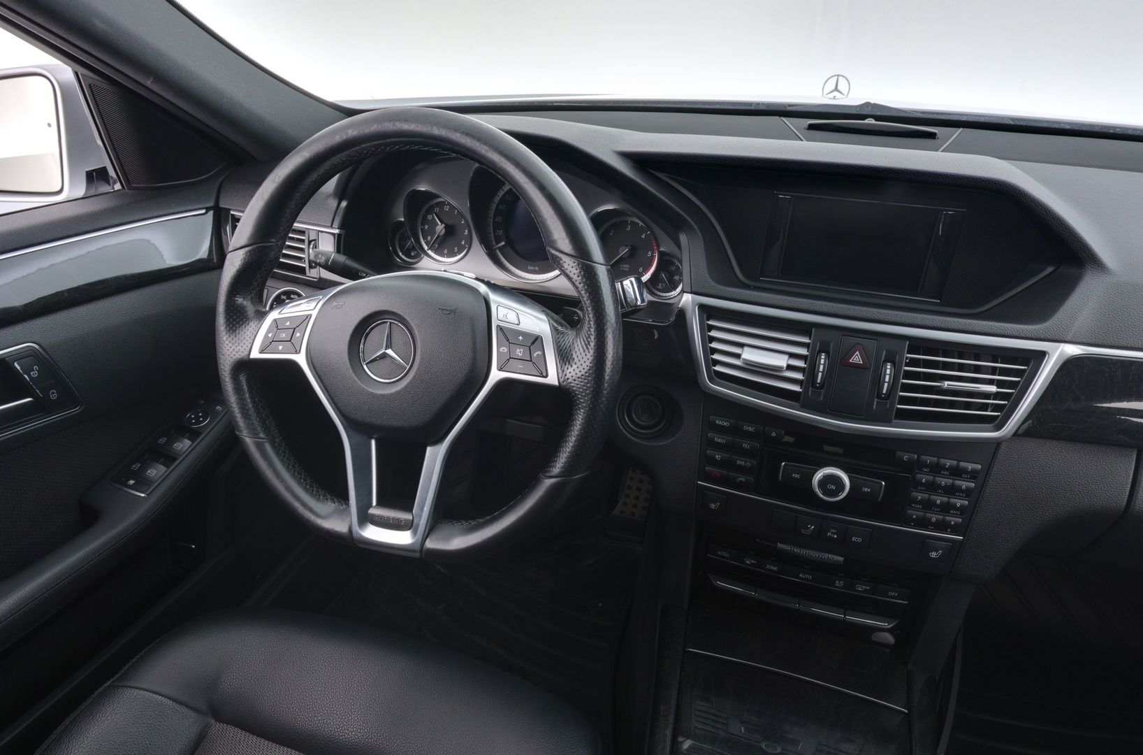 MERCEDES-BENZ E 2012