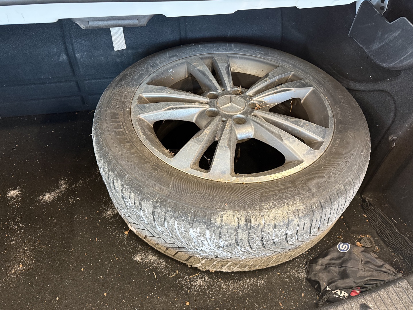 MERCEDES-BENZ E 2015