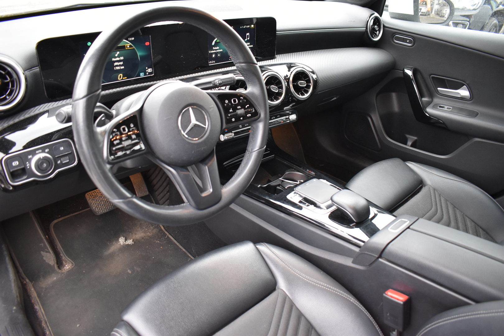 MERCEDES-BENZ A 2020