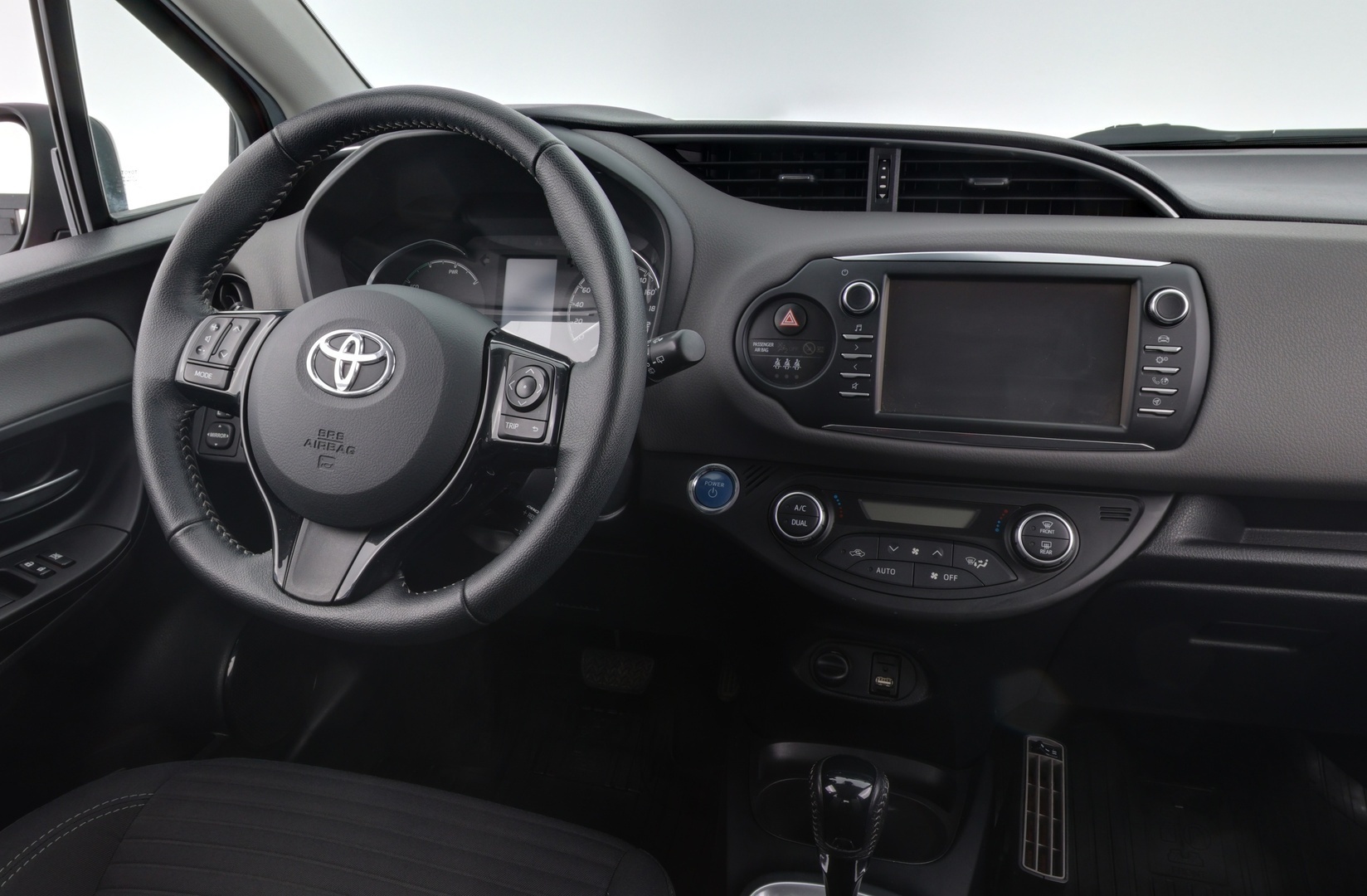 TOYOTA Yaris 2019