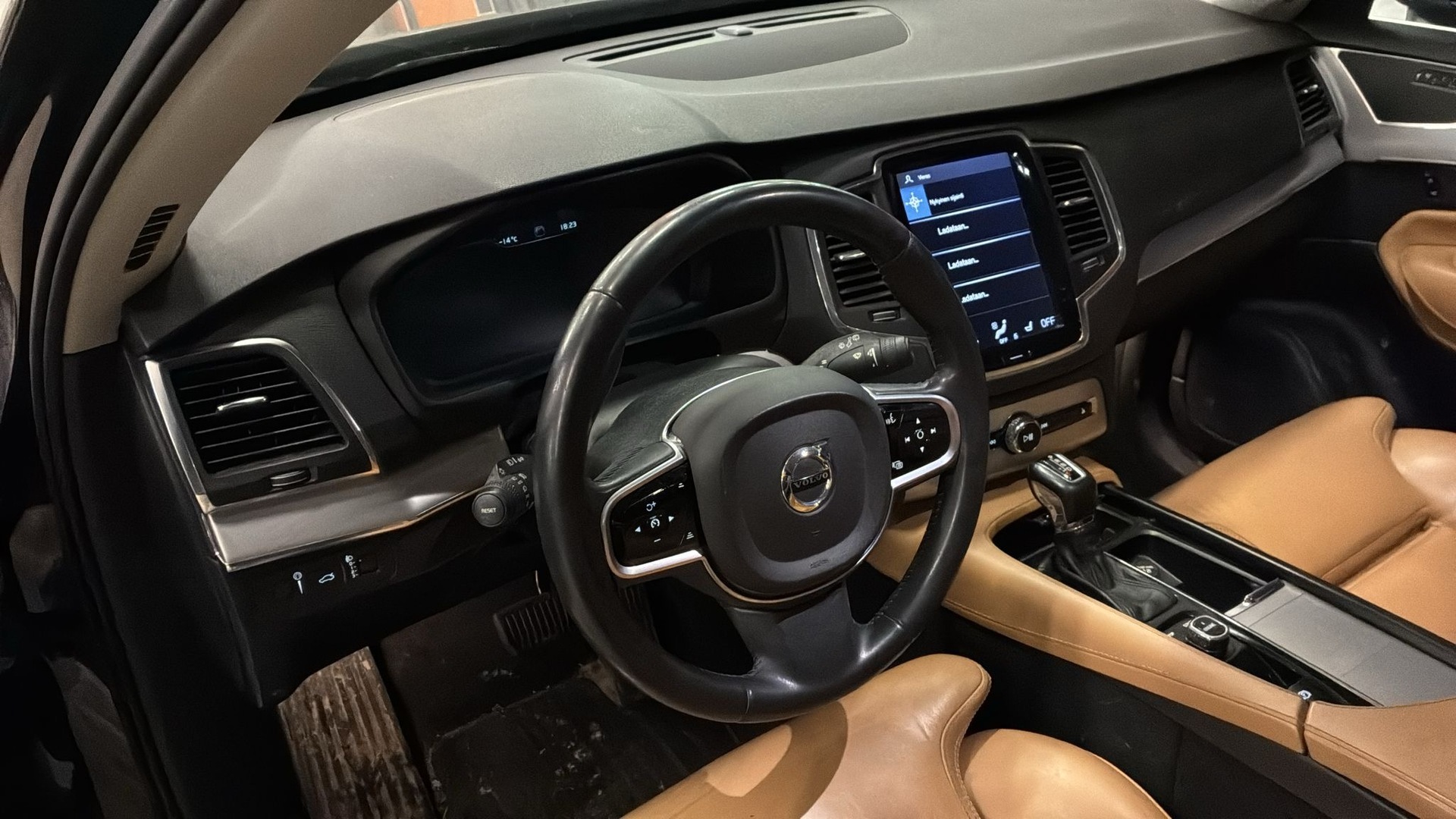 VOLVO XC90 2016