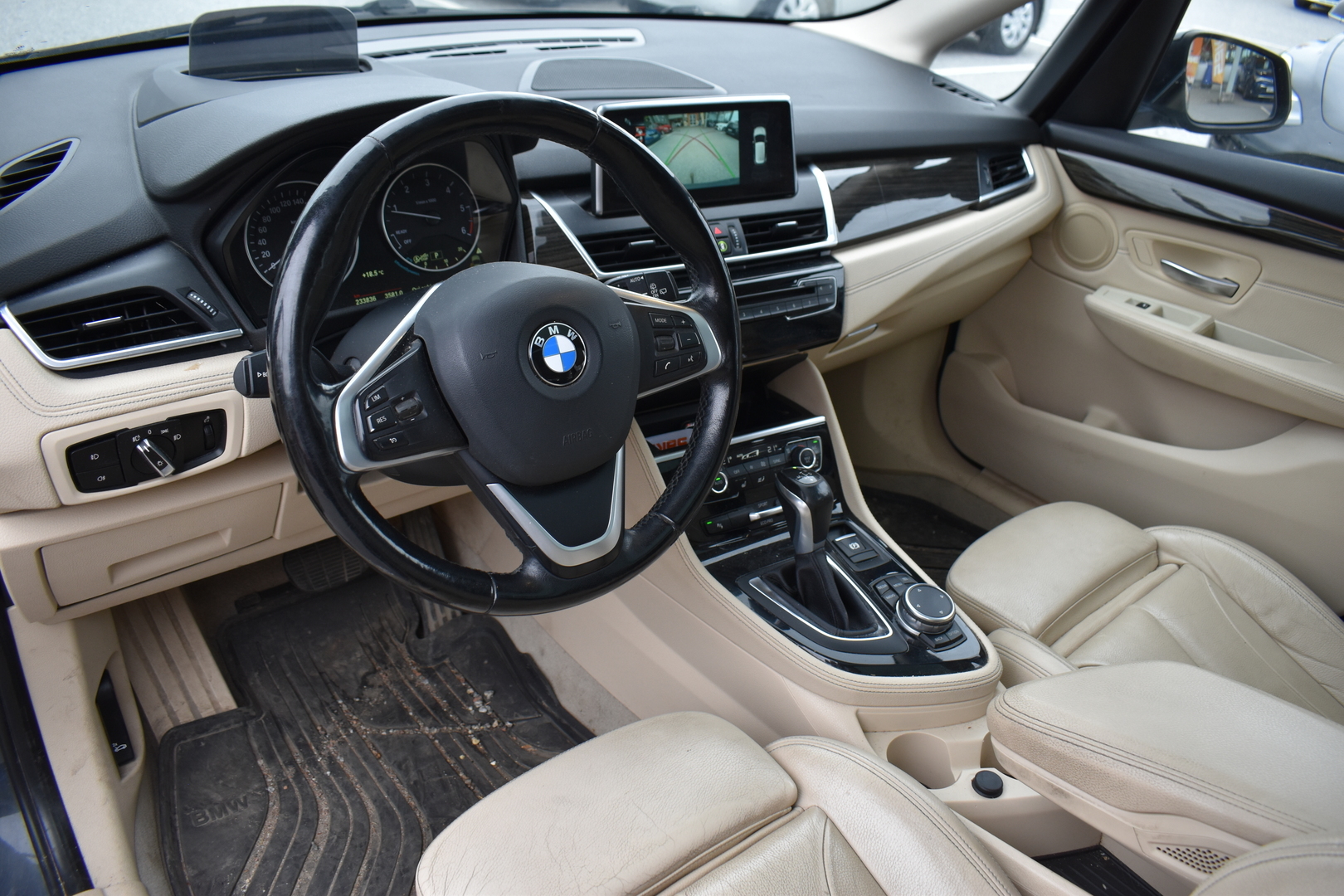 BMW 218 2015