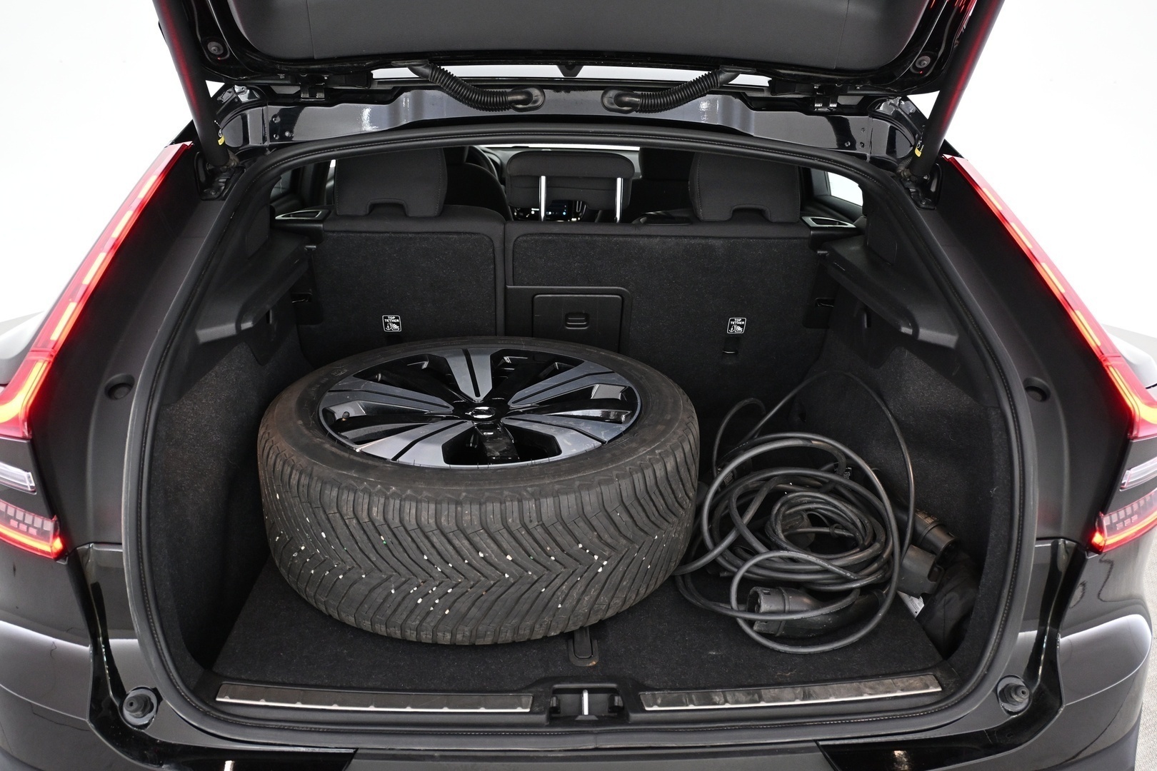 VOLVO C40 2022