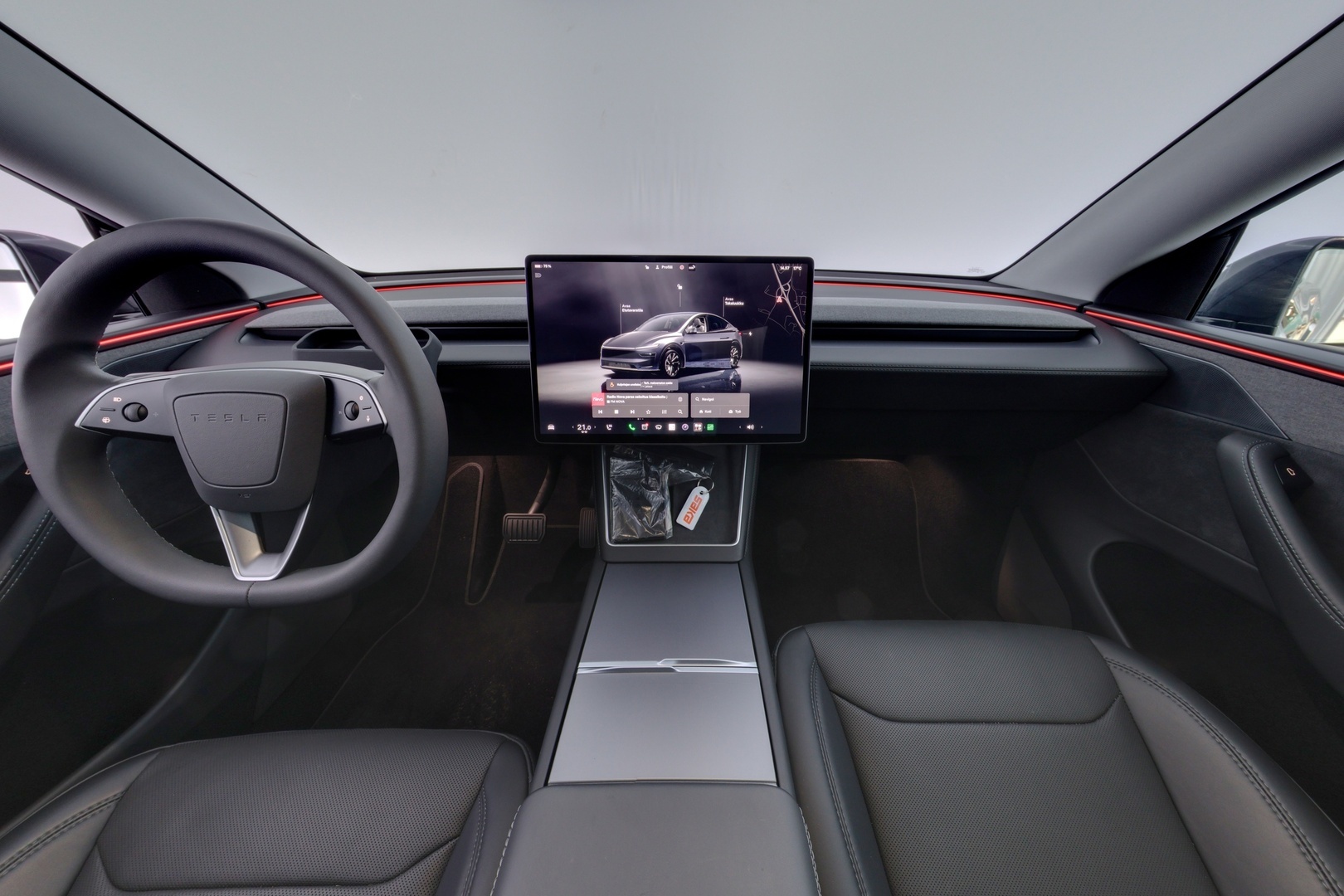 TESLA Model Y 2025
