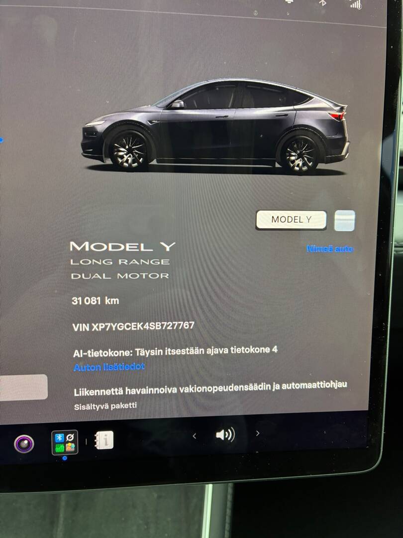 TESLA Model Y 2025