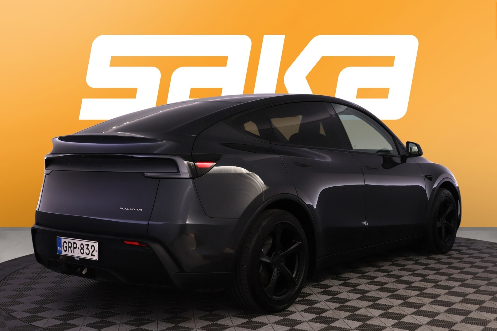 TESLA Model Y 2025