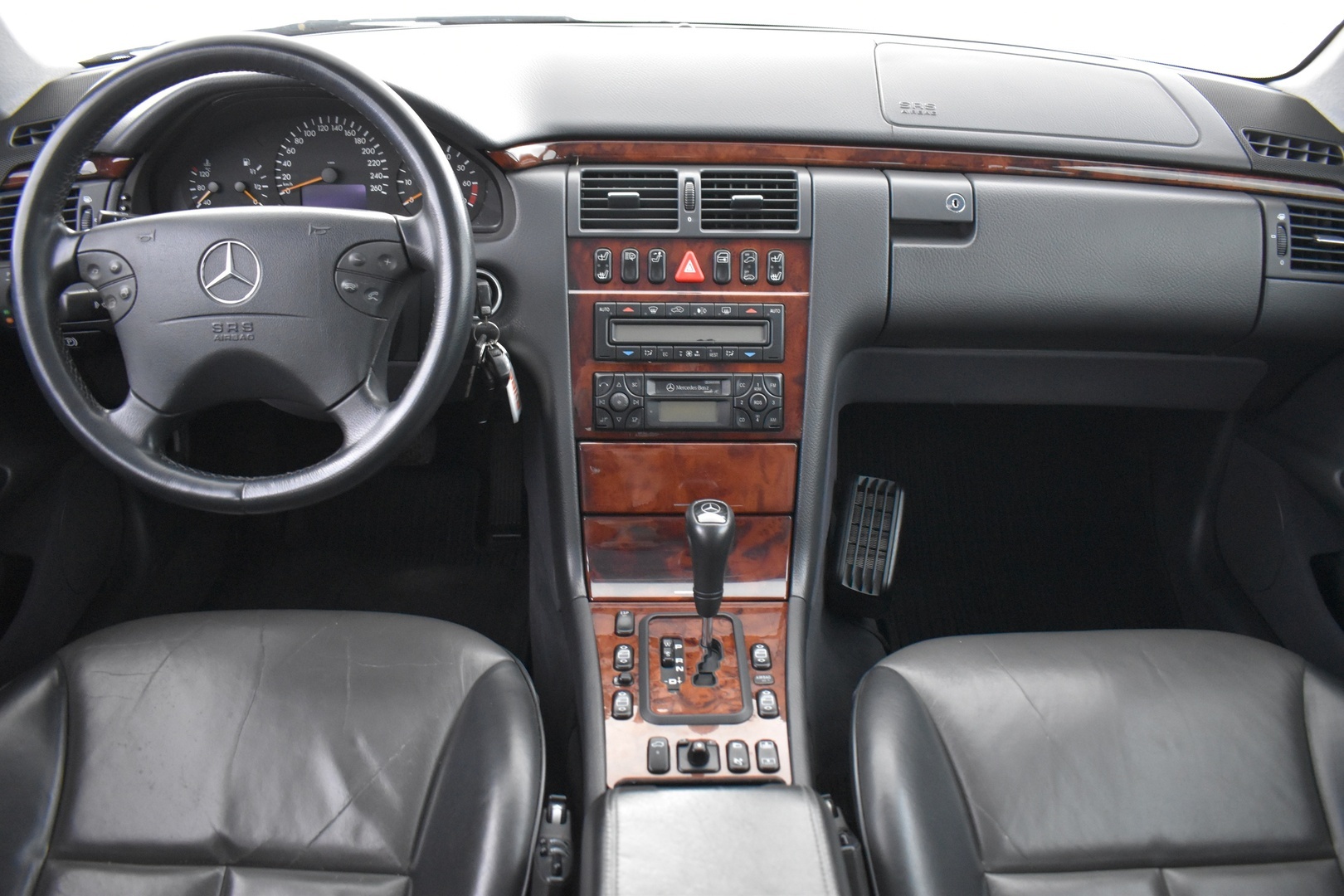 MERCEDES-BENZ E 1999