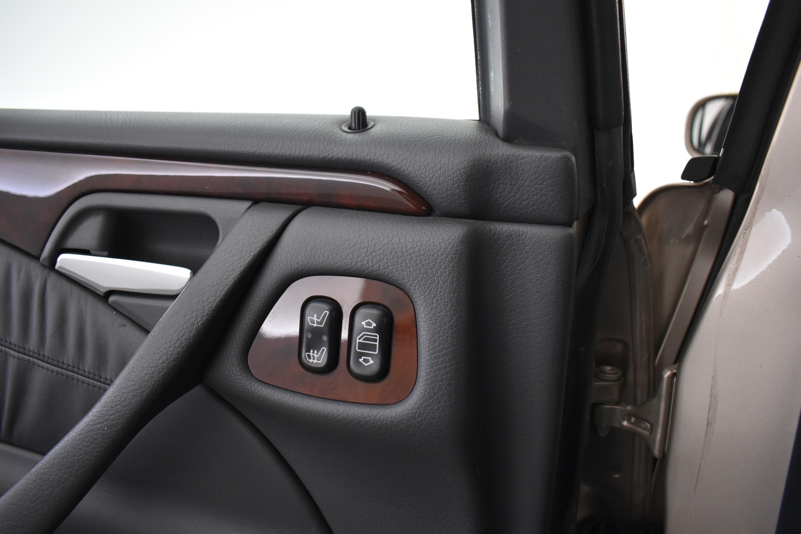 MERCEDES-BENZ E 1999