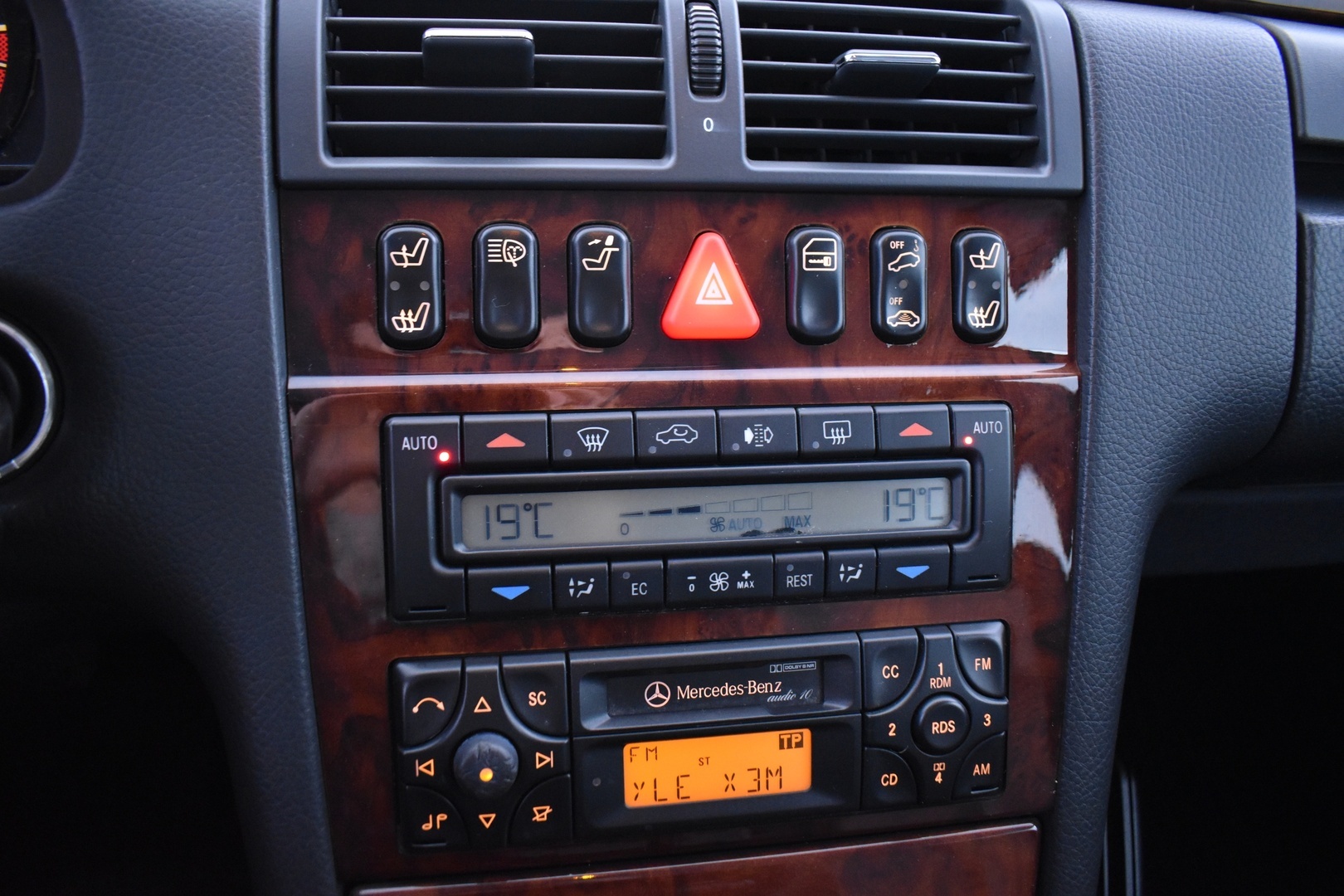 MERCEDES-BENZ E 1999