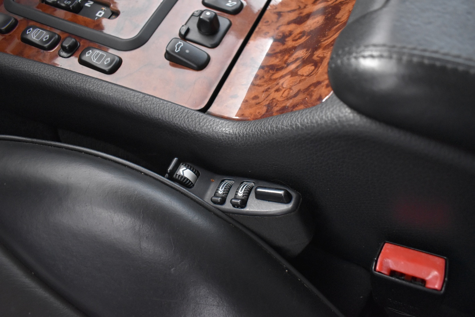 MERCEDES-BENZ E 1999