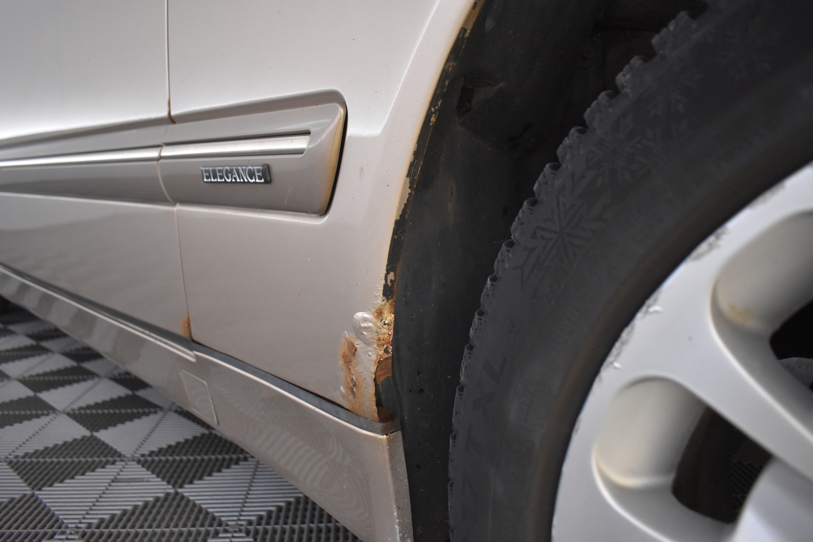 MERCEDES-BENZ E 1999