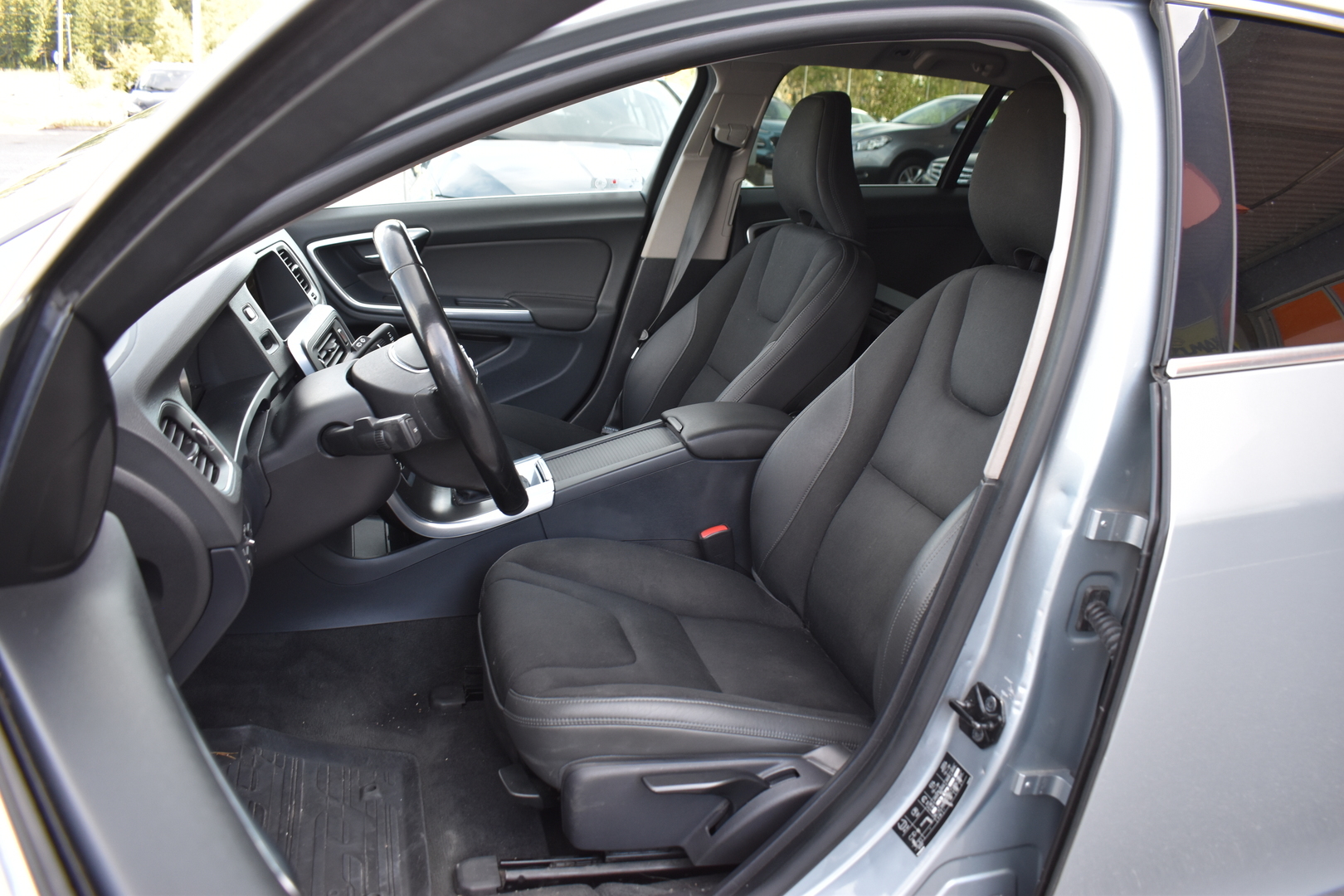 VOLVO V60 2013