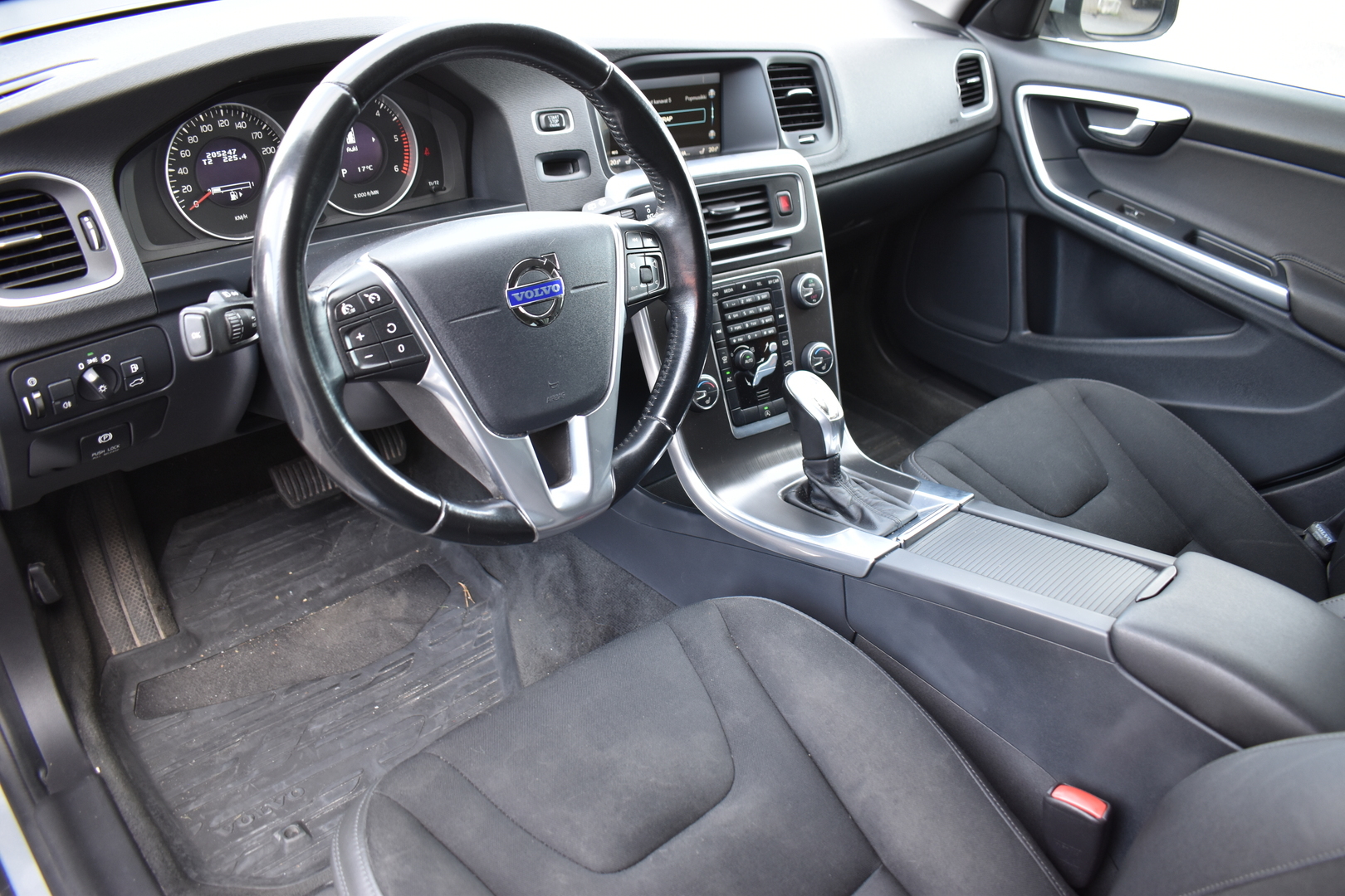 VOLVO V60 2013