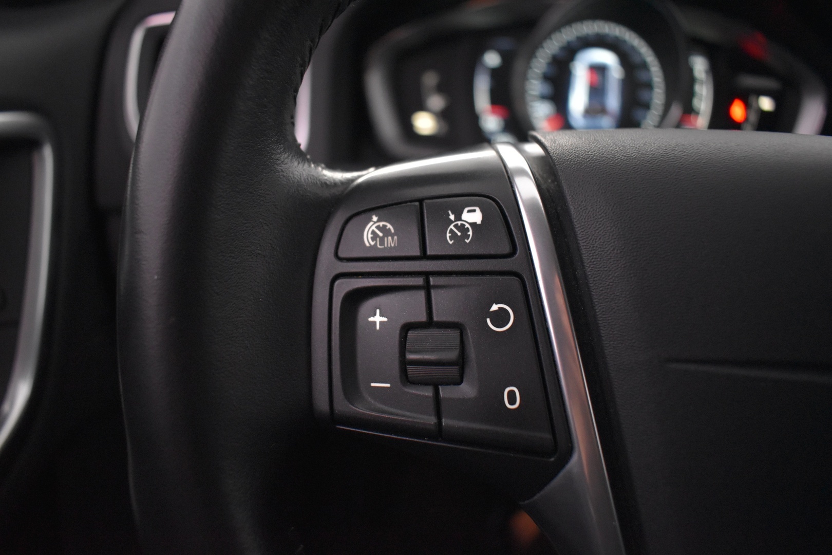 VOLVO V60 Cross Country 2016