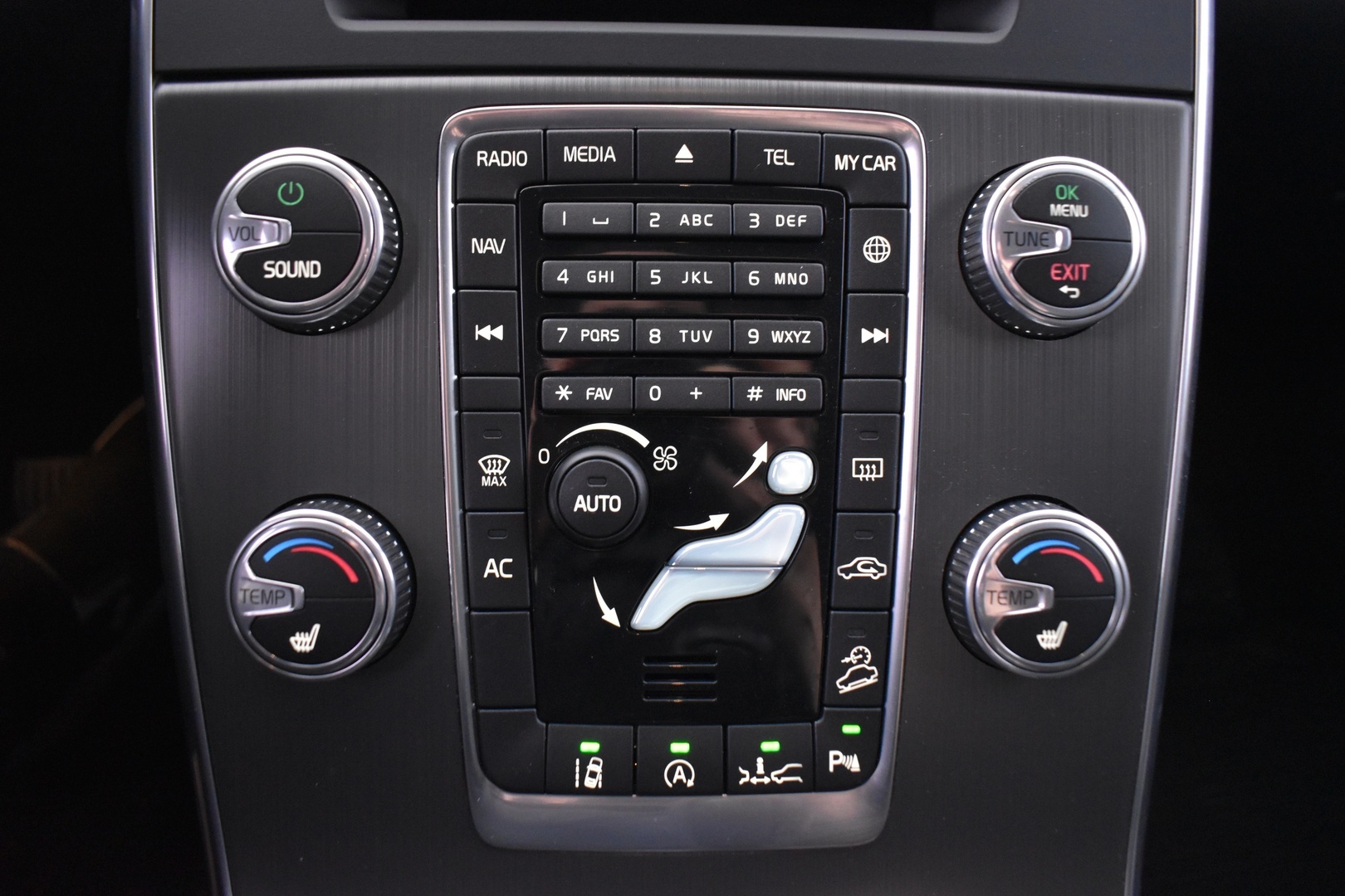 VOLVO V60 Cross Country 2016