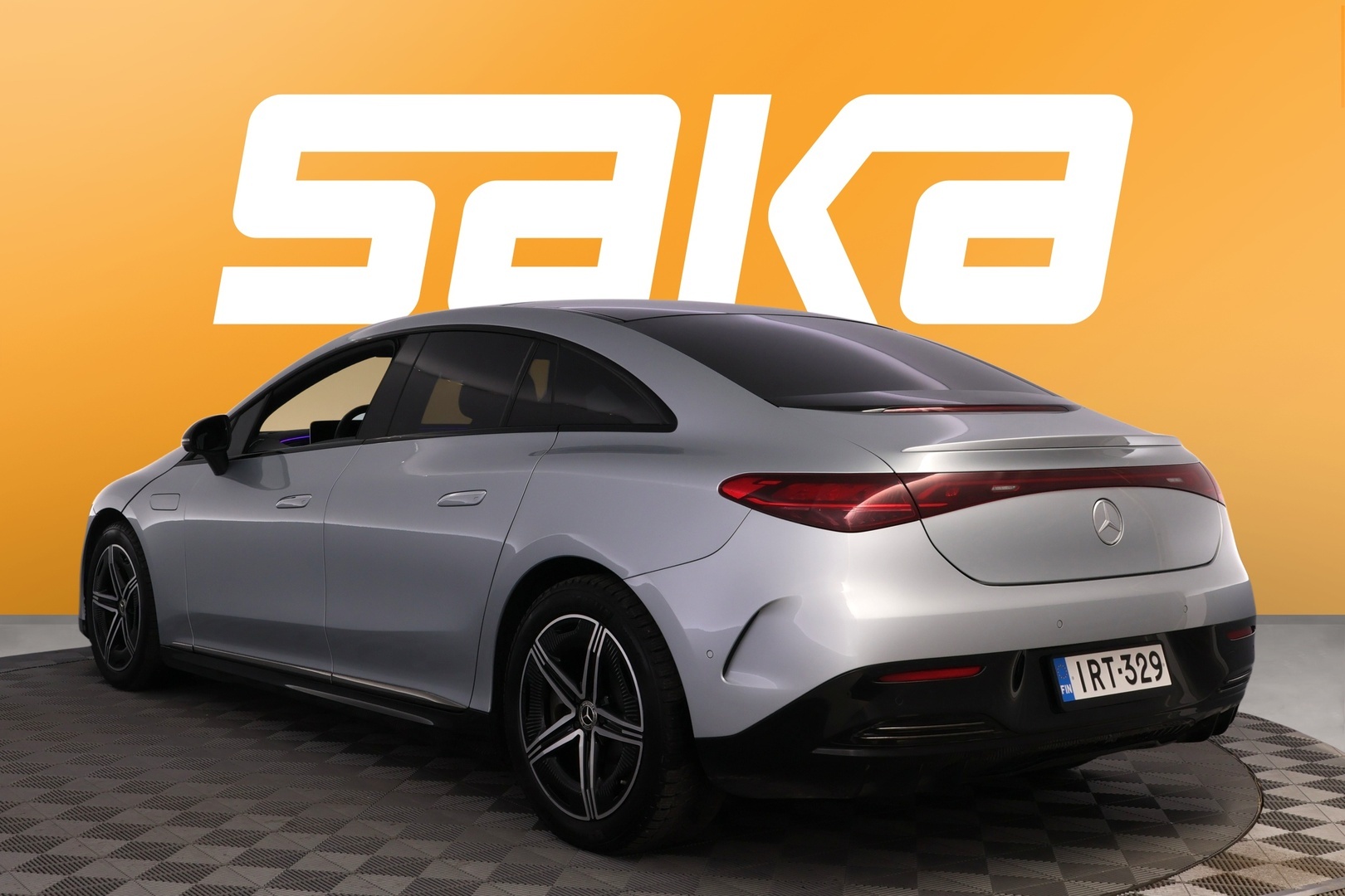 MERCEDES-BENZ EQE 2023