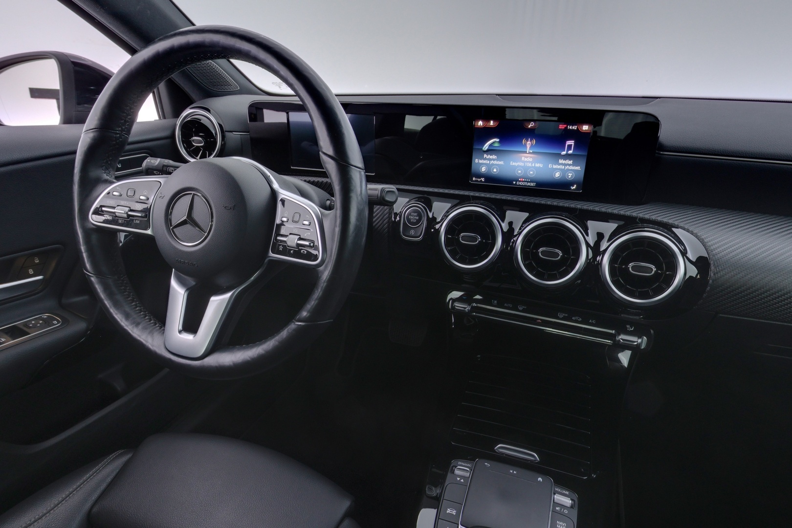MERCEDES-BENZ A 2021