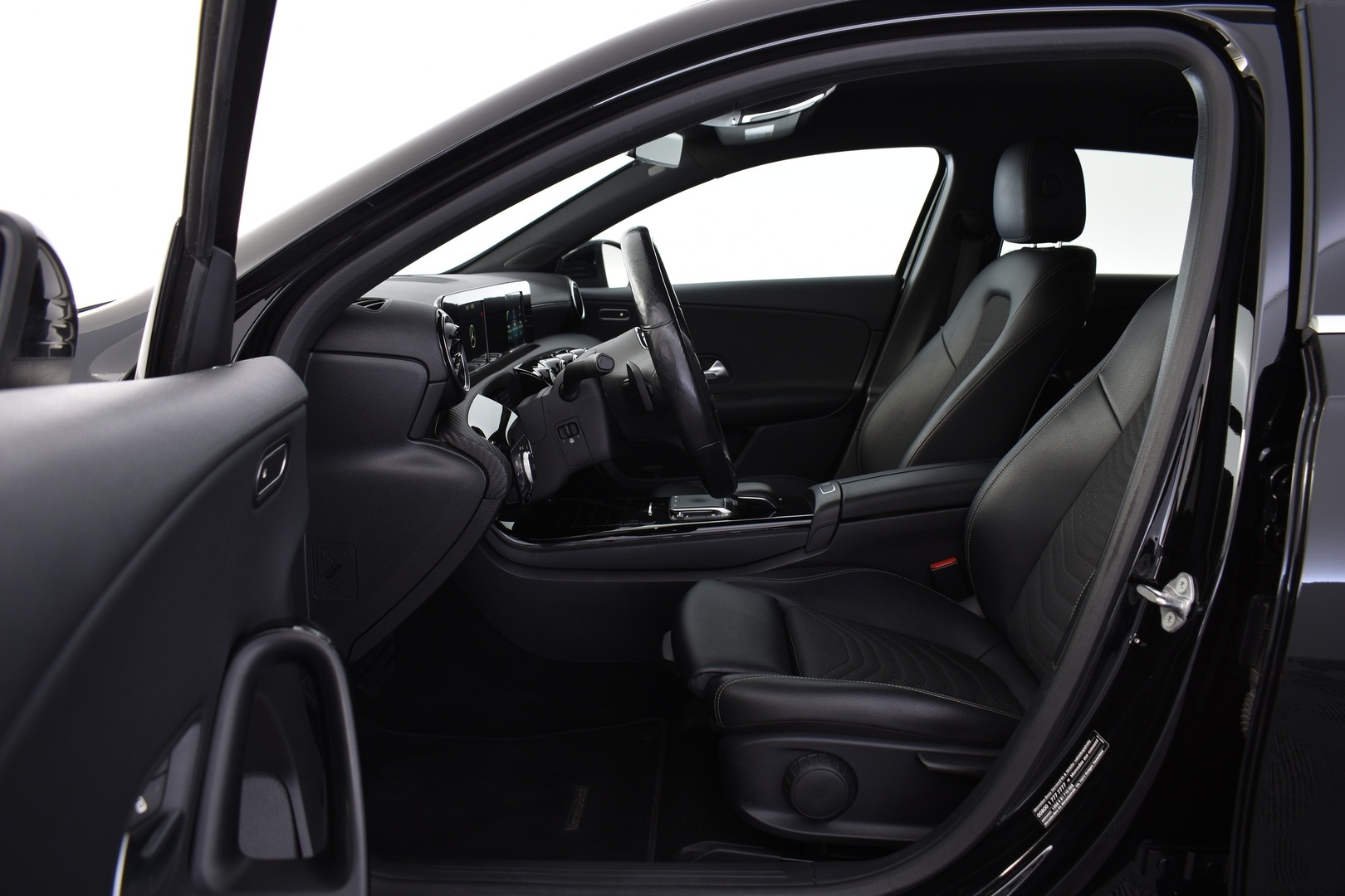 MERCEDES-BENZ A 2021