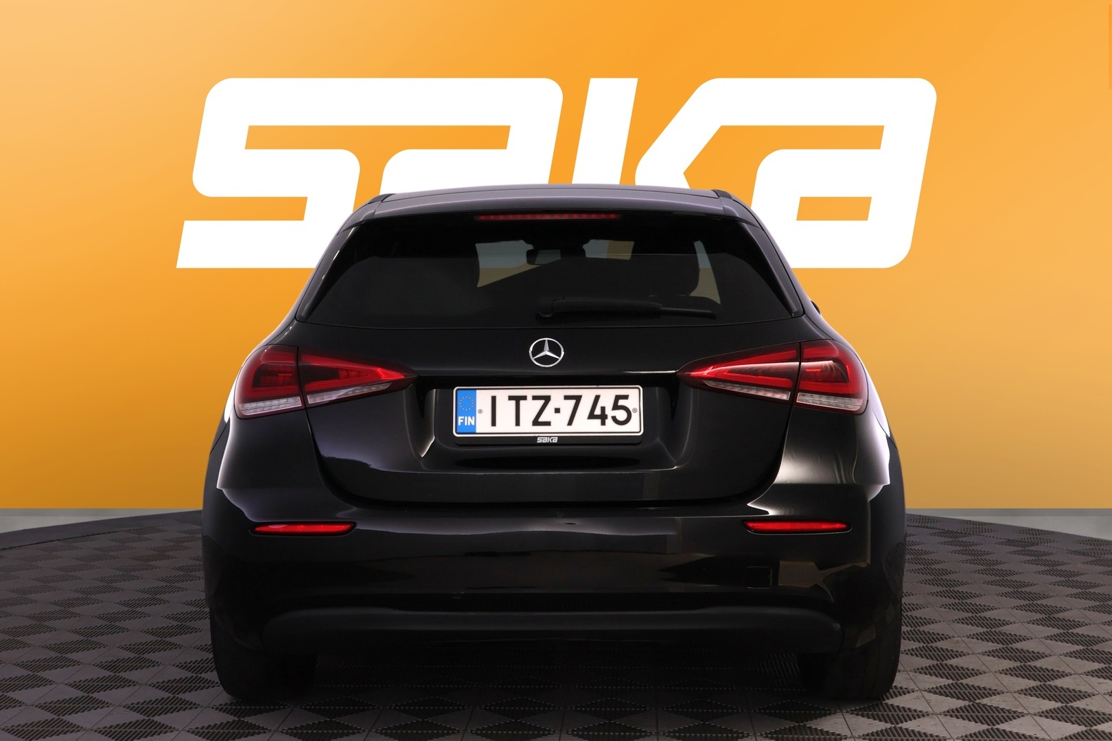 MERCEDES-BENZ A 2021
