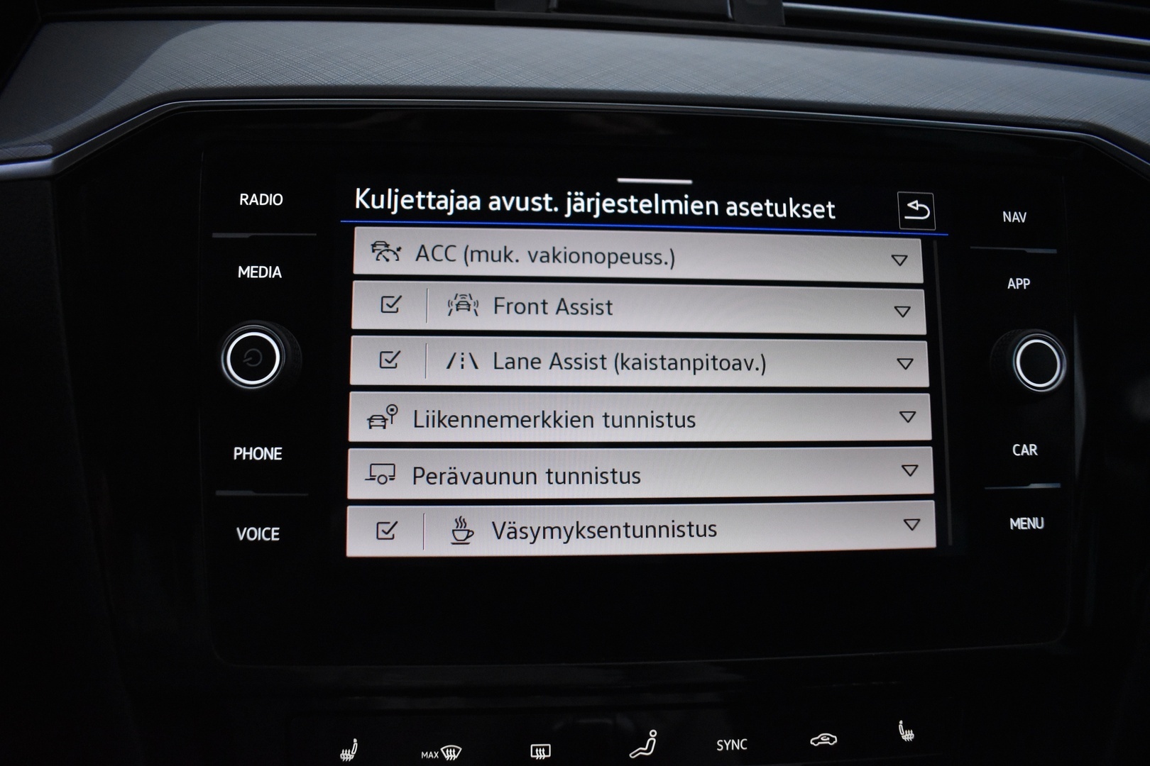 VOLKSWAGEN Passat 2021