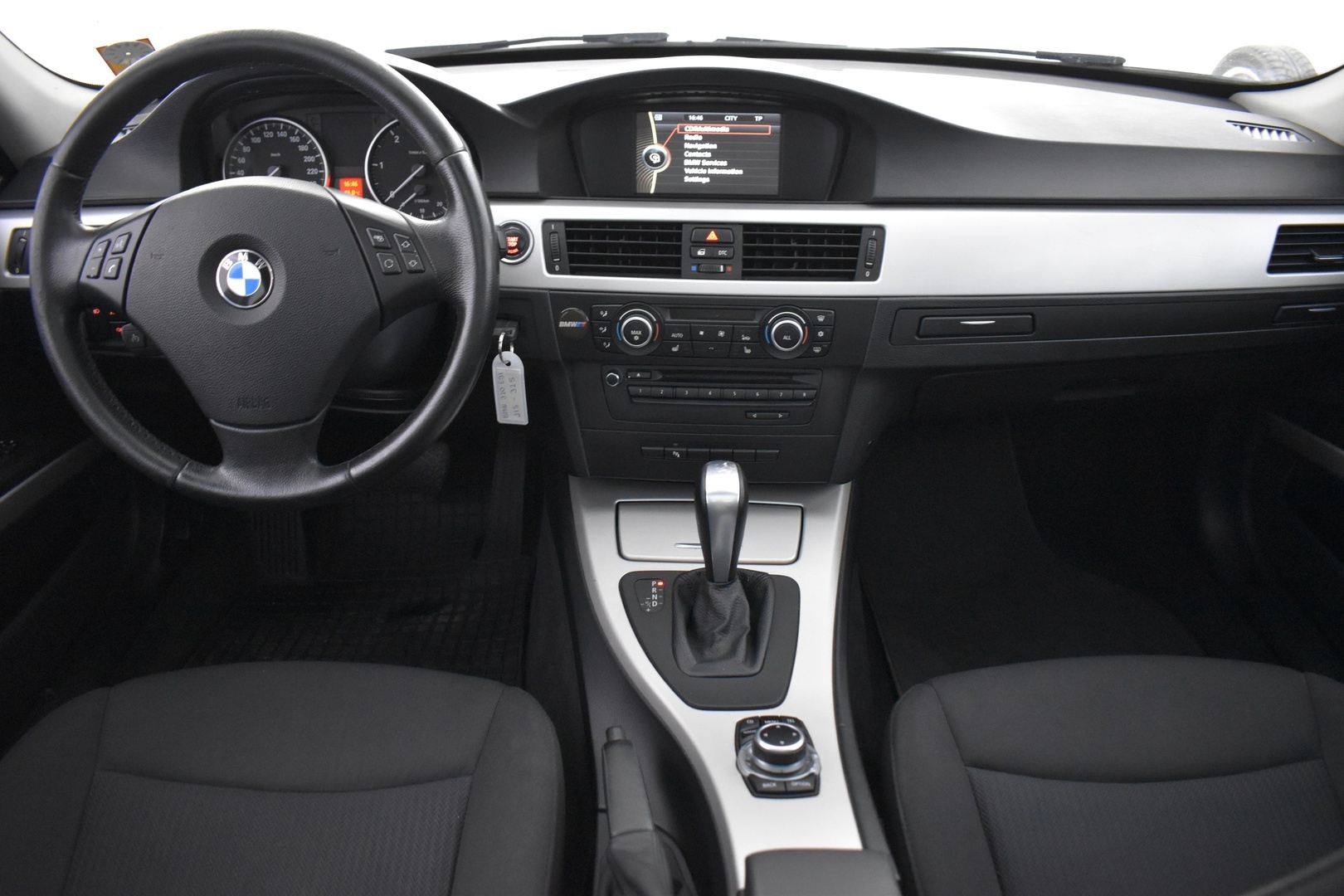 BMW 320 2009