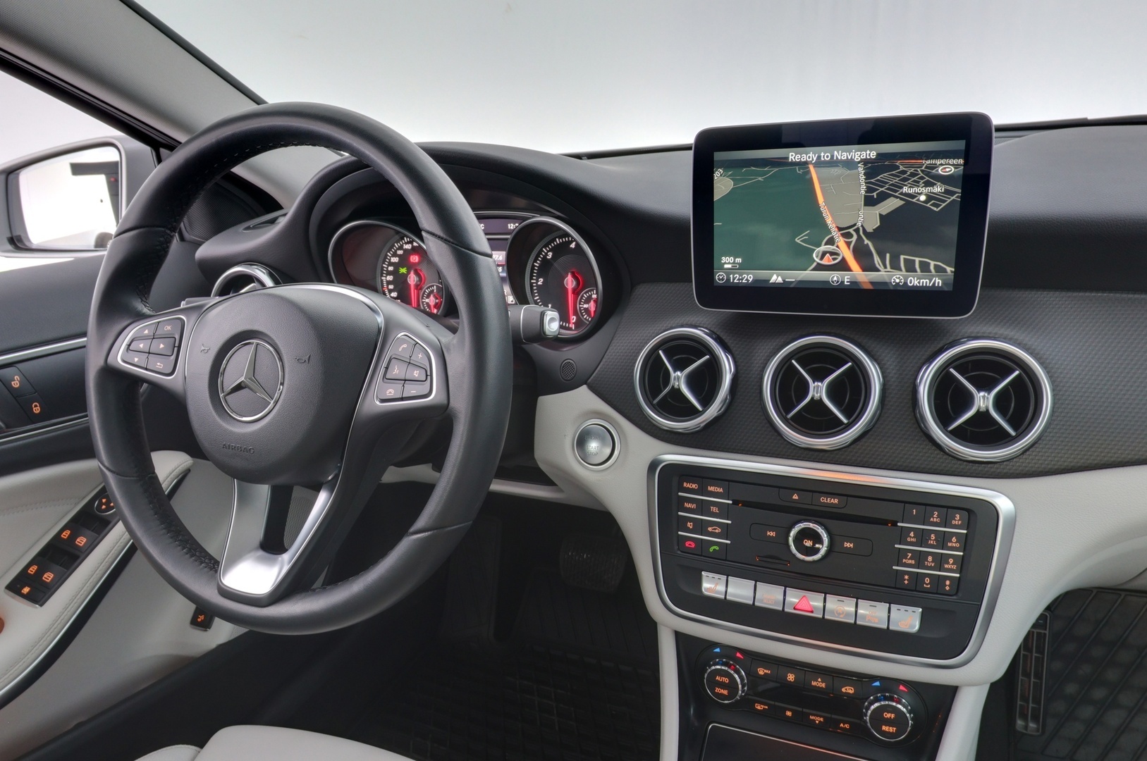 MERCEDES-BENZ GLA 2018