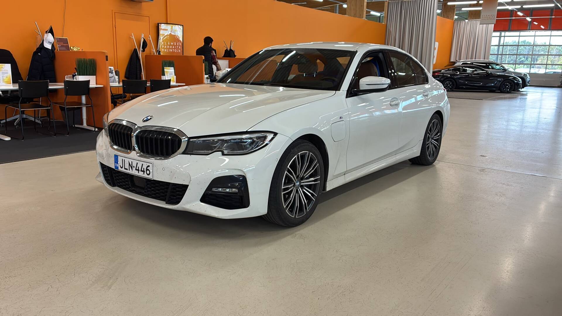 BMW 330 2020
