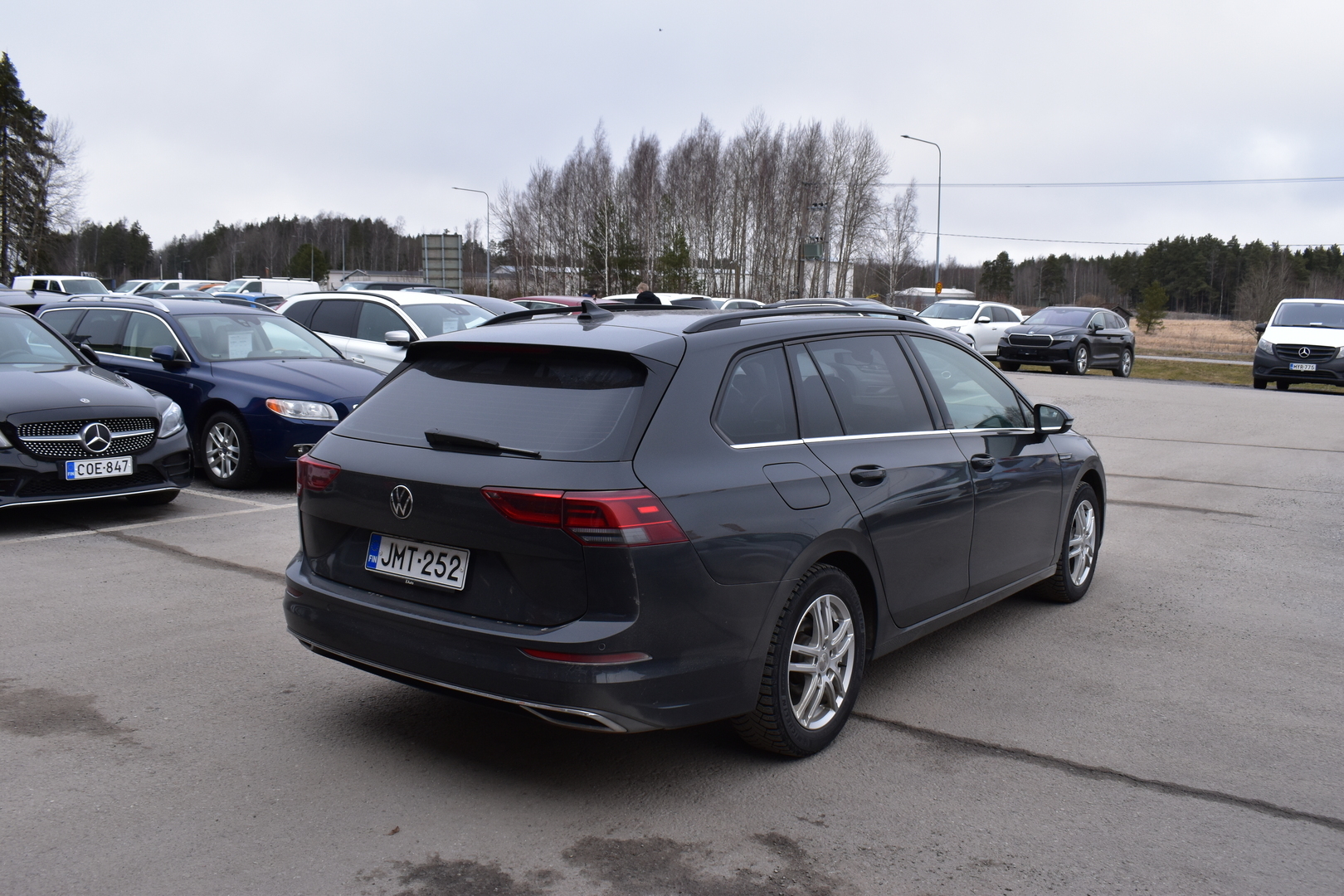 VOLKSWAGEN Golf 2023