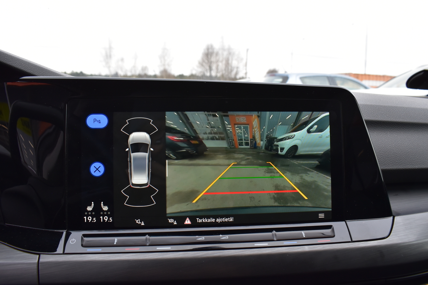 VOLKSWAGEN Golf 2023