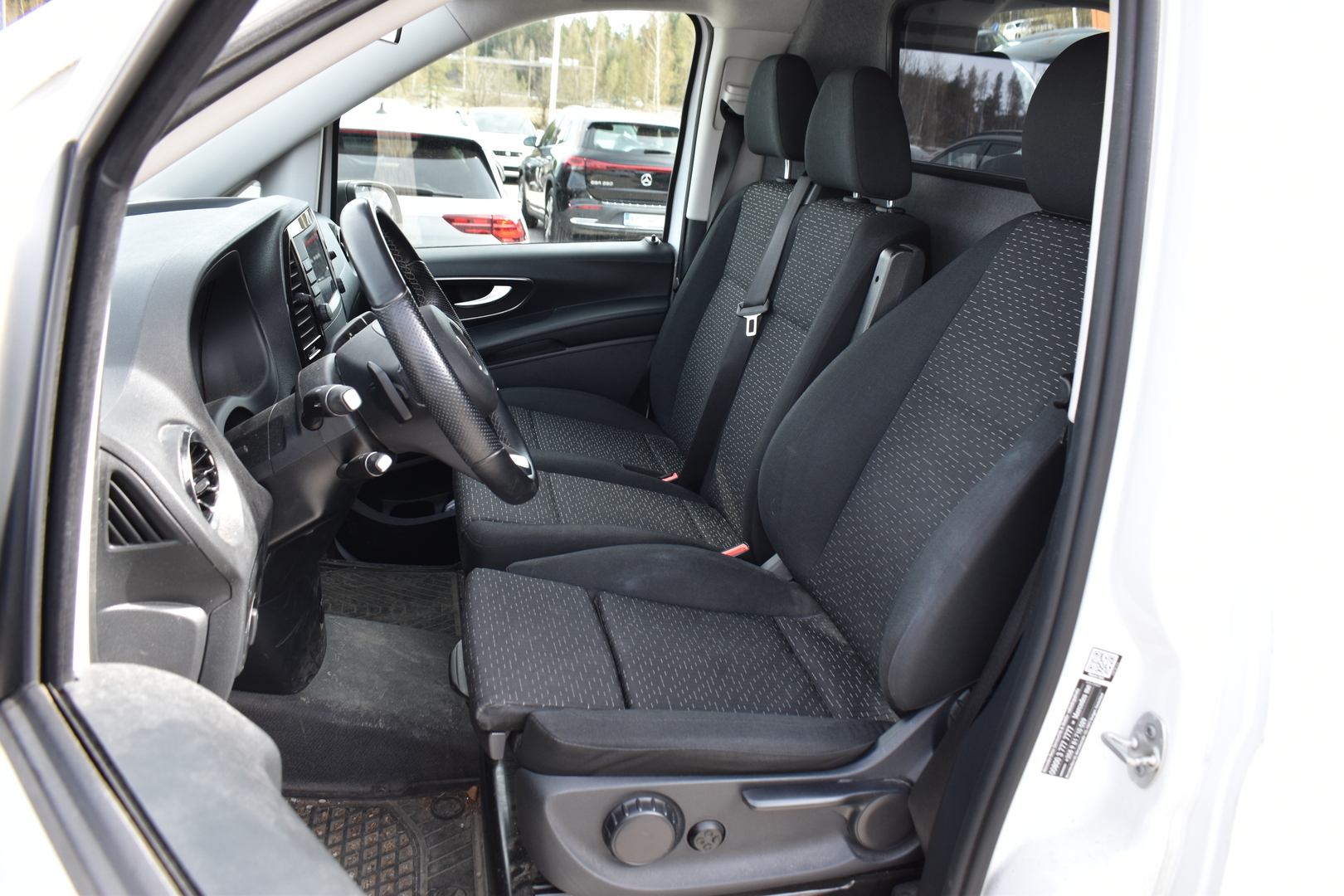 MERCEDES-BENZ Vito 2023