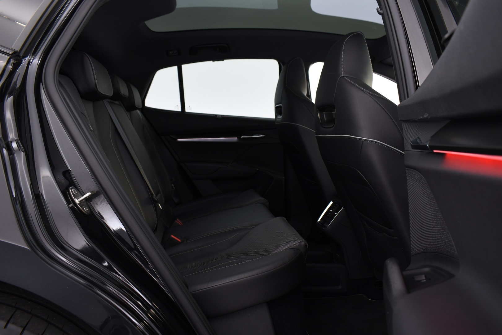 SKODA Enyaq 2023