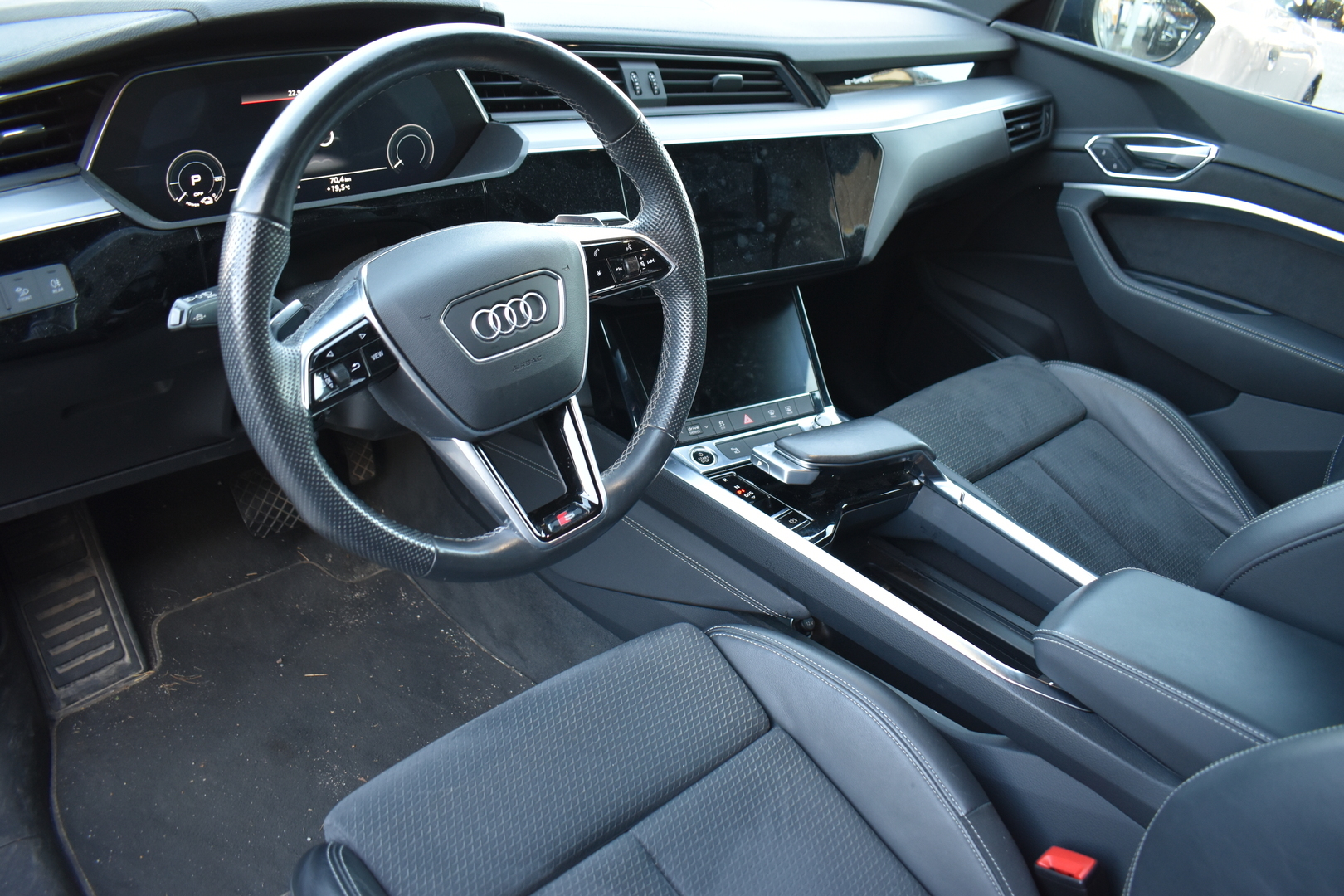 AUDI e-tron 2022