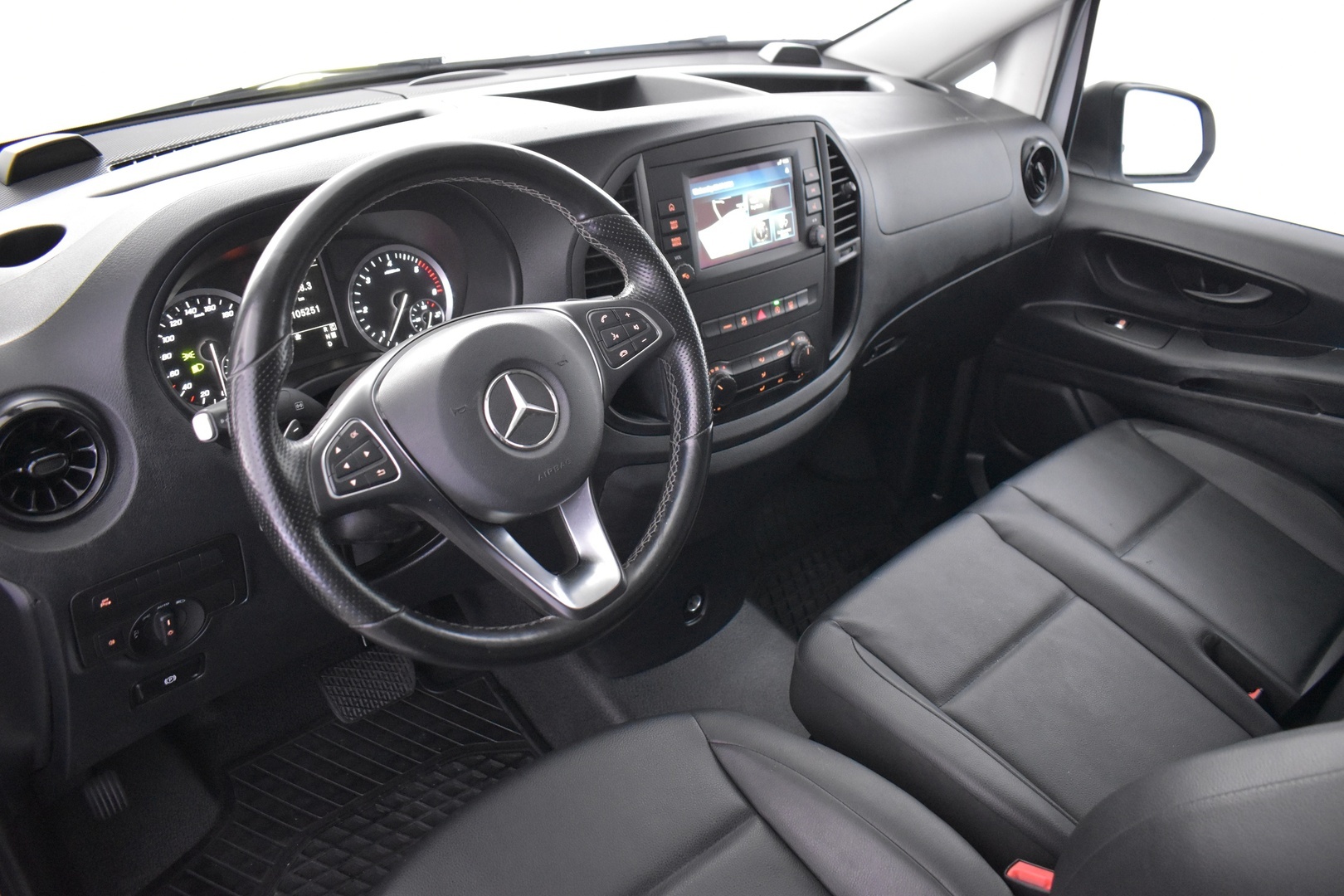 MERCEDES-BENZ Vito 2022