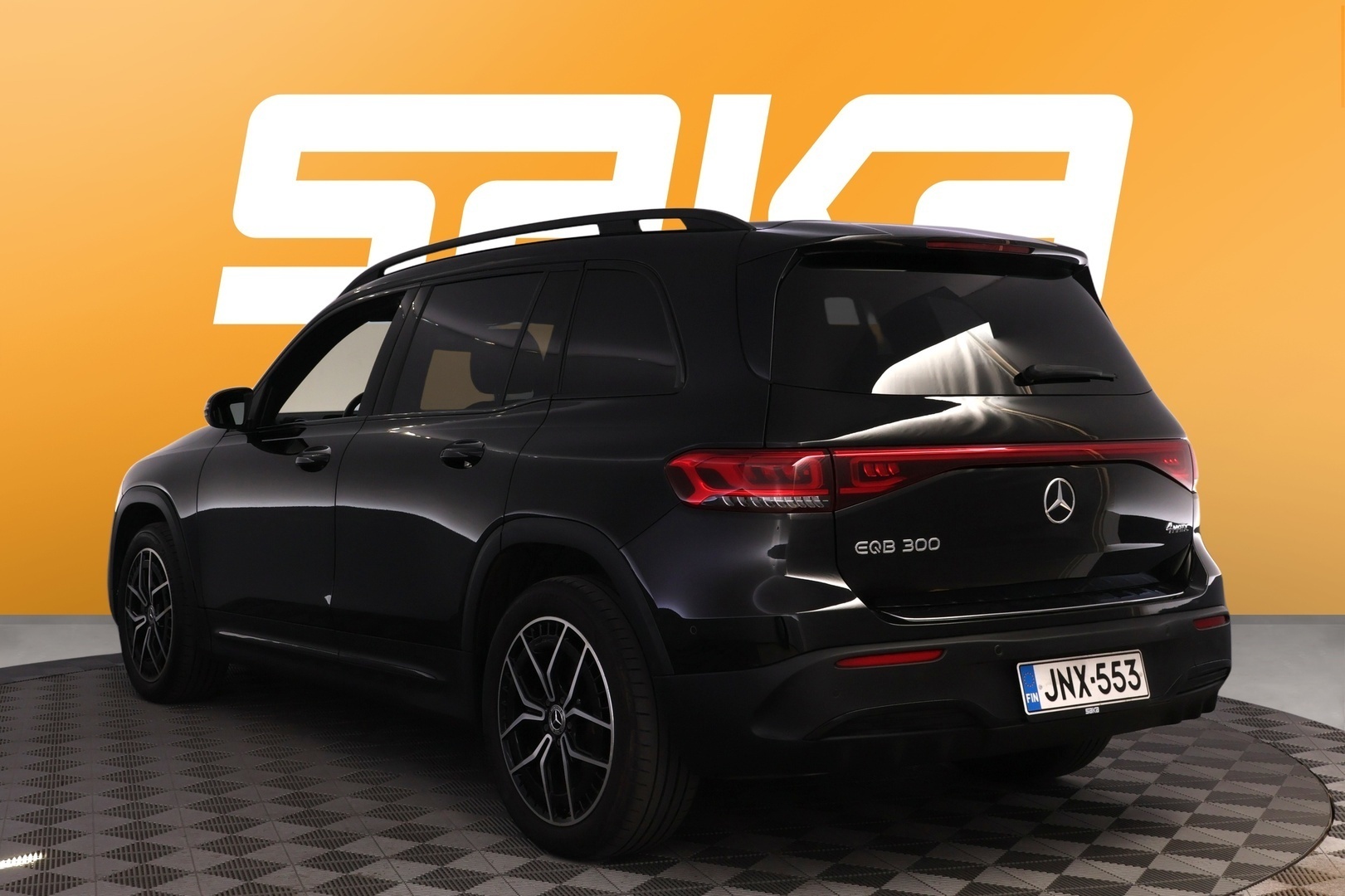 MERCEDES-BENZ EQB 2023