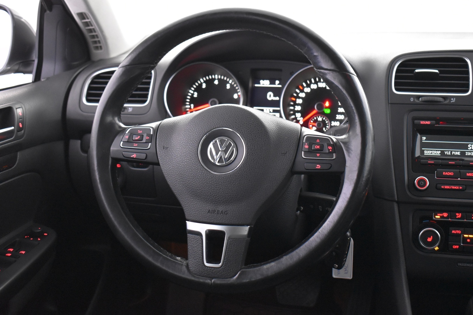 VOLKSWAGEN Golf 2013