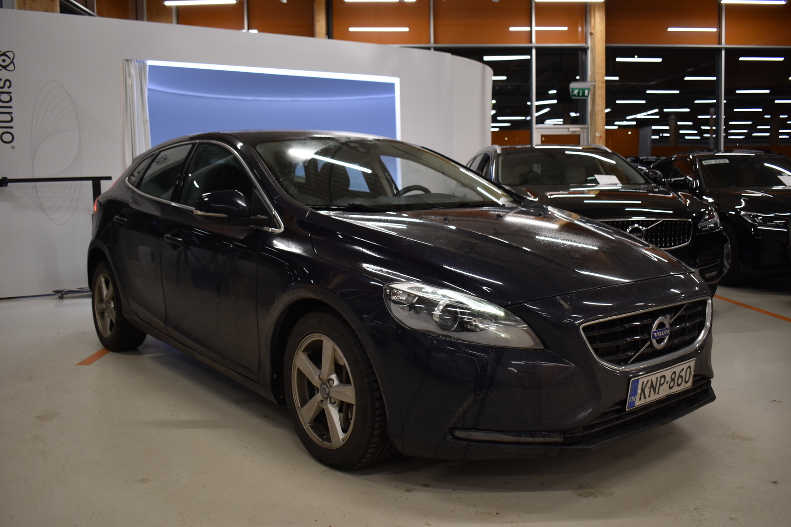 VOLVO V40 2016