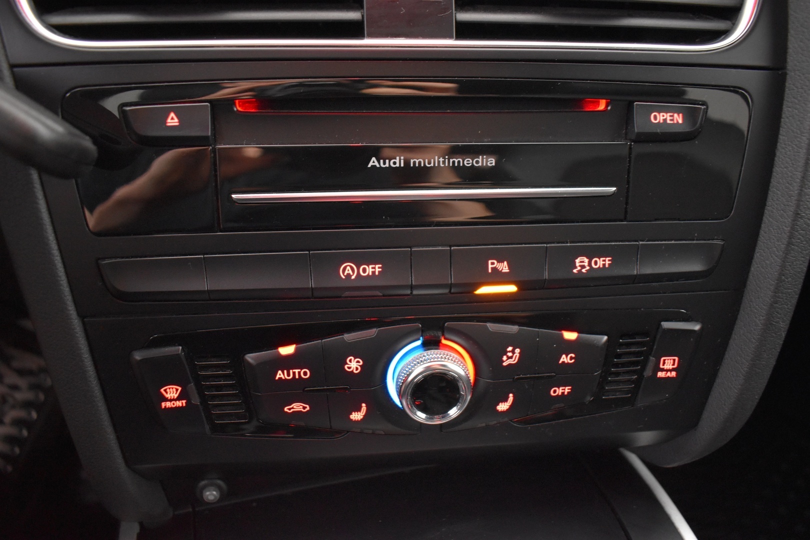 AUDI A4 2013