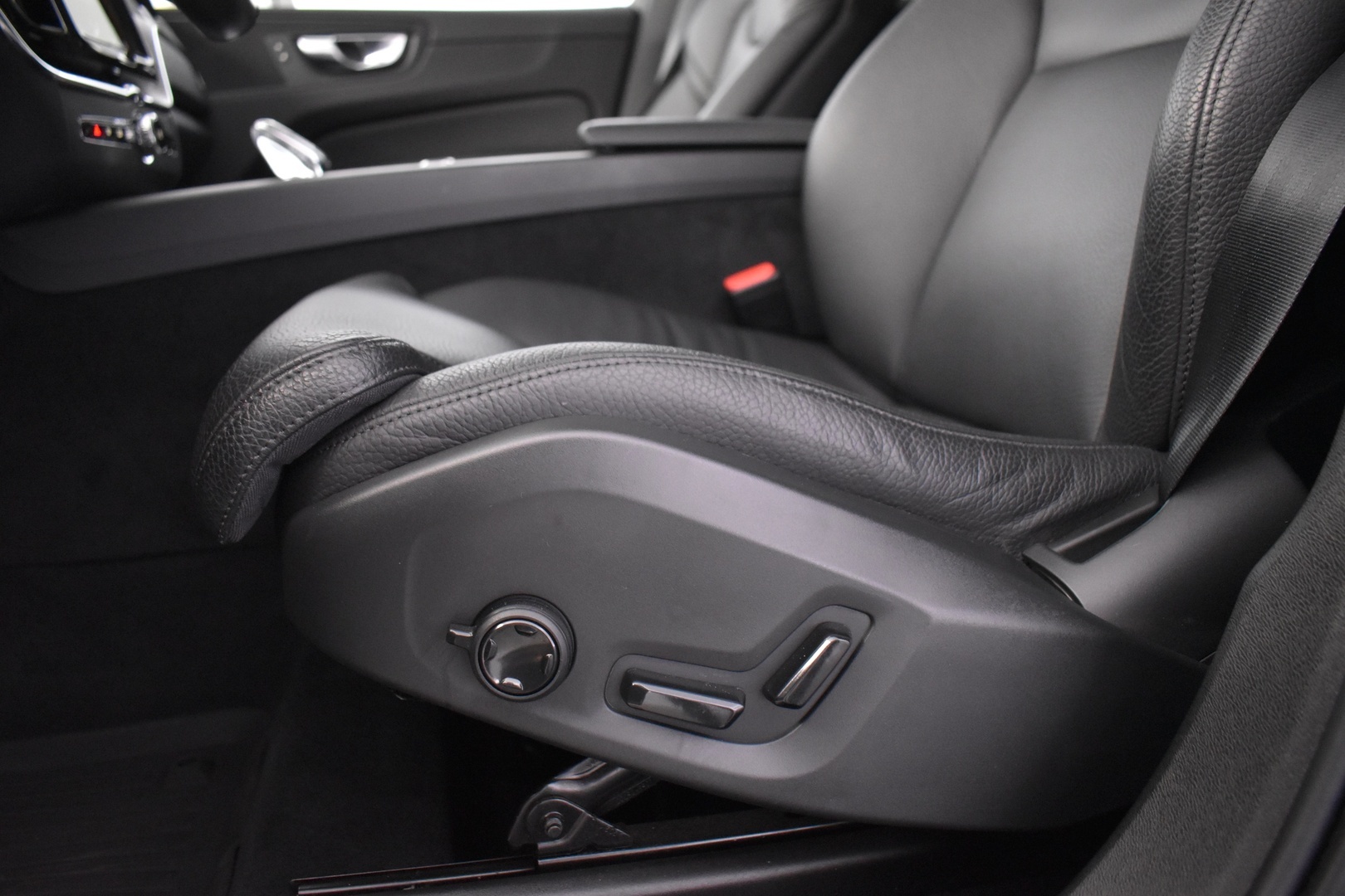 VOLVO XC60 2021